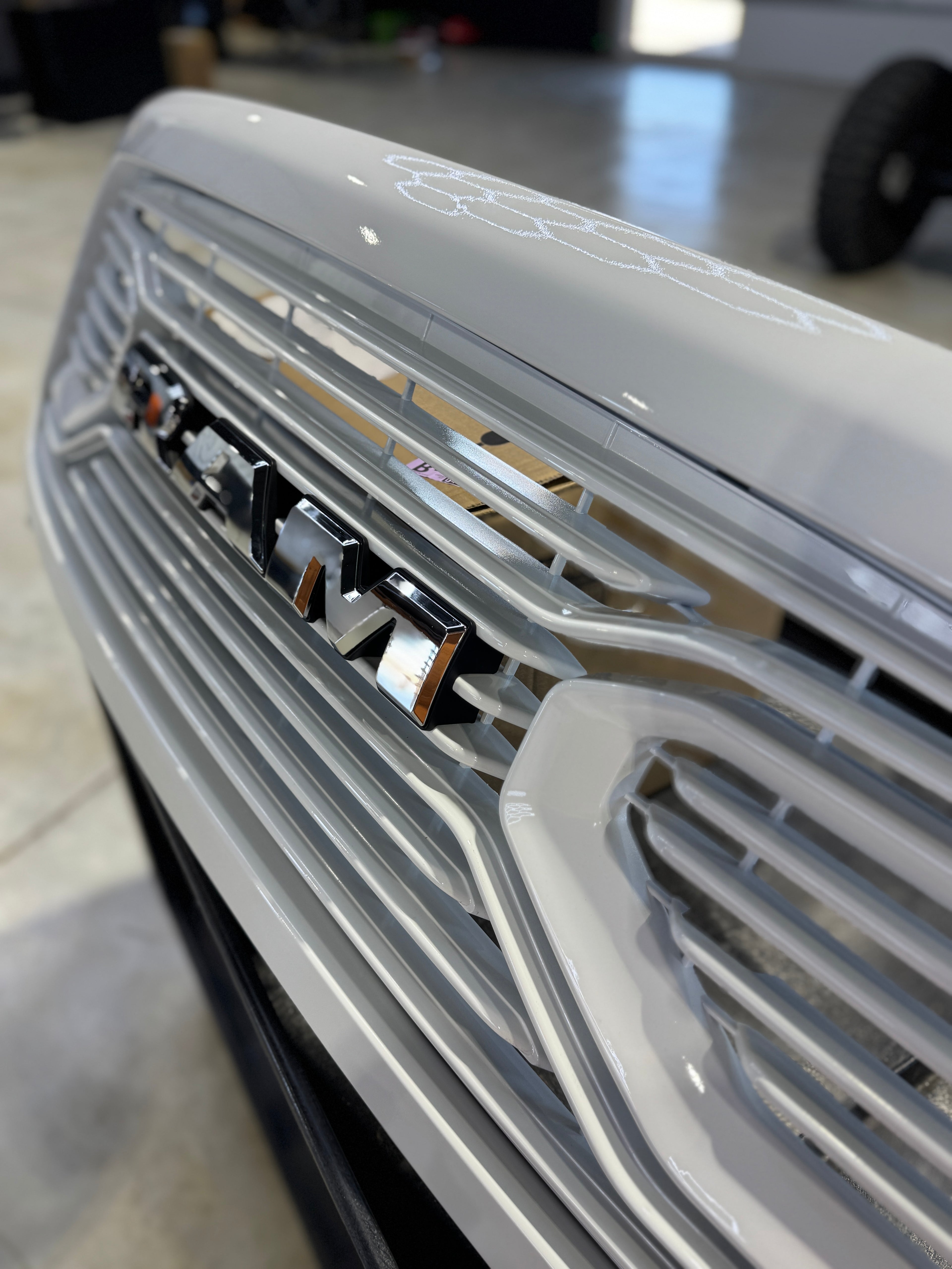 2009 - 18 DODGE RAM 1500/2500/3500 FRONT GRILLE NON-DRL