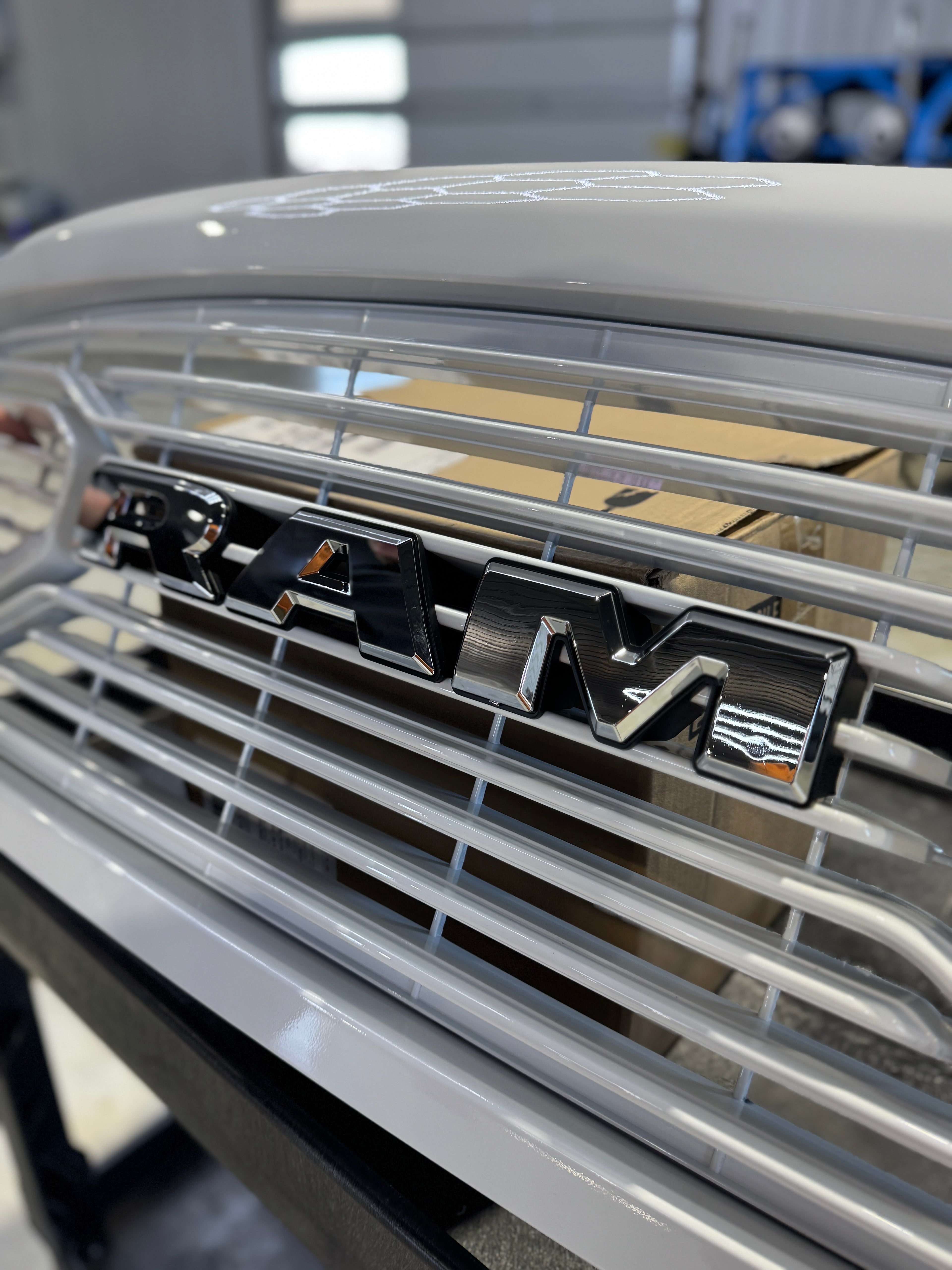 2009 - 18 DODGE RAM 1500/2500/3500 FRONT GRILLE NON-DRL