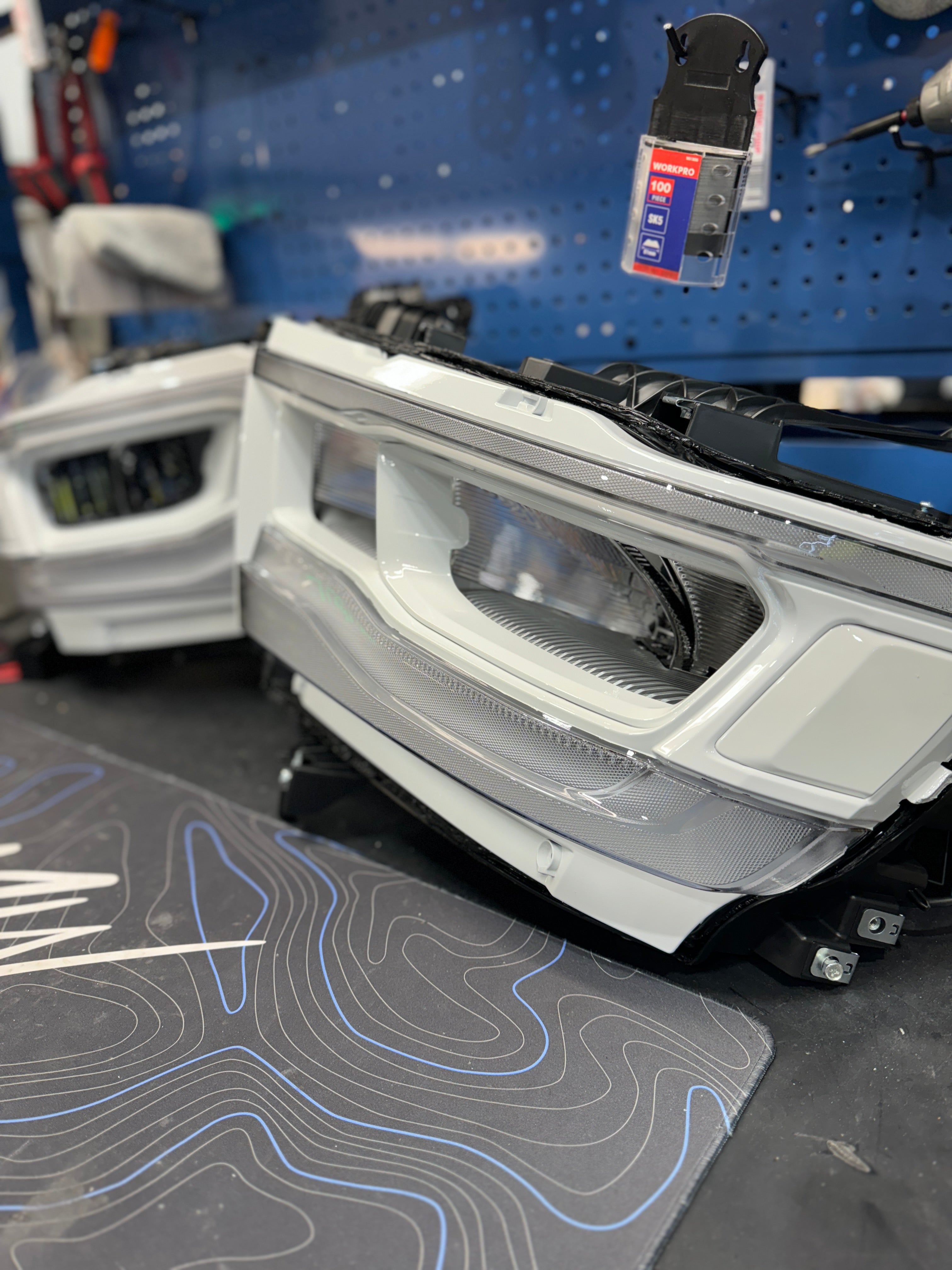 2019 - 23 DODGE RAM 1500 REFLECTOR LED HEADLIGHTS