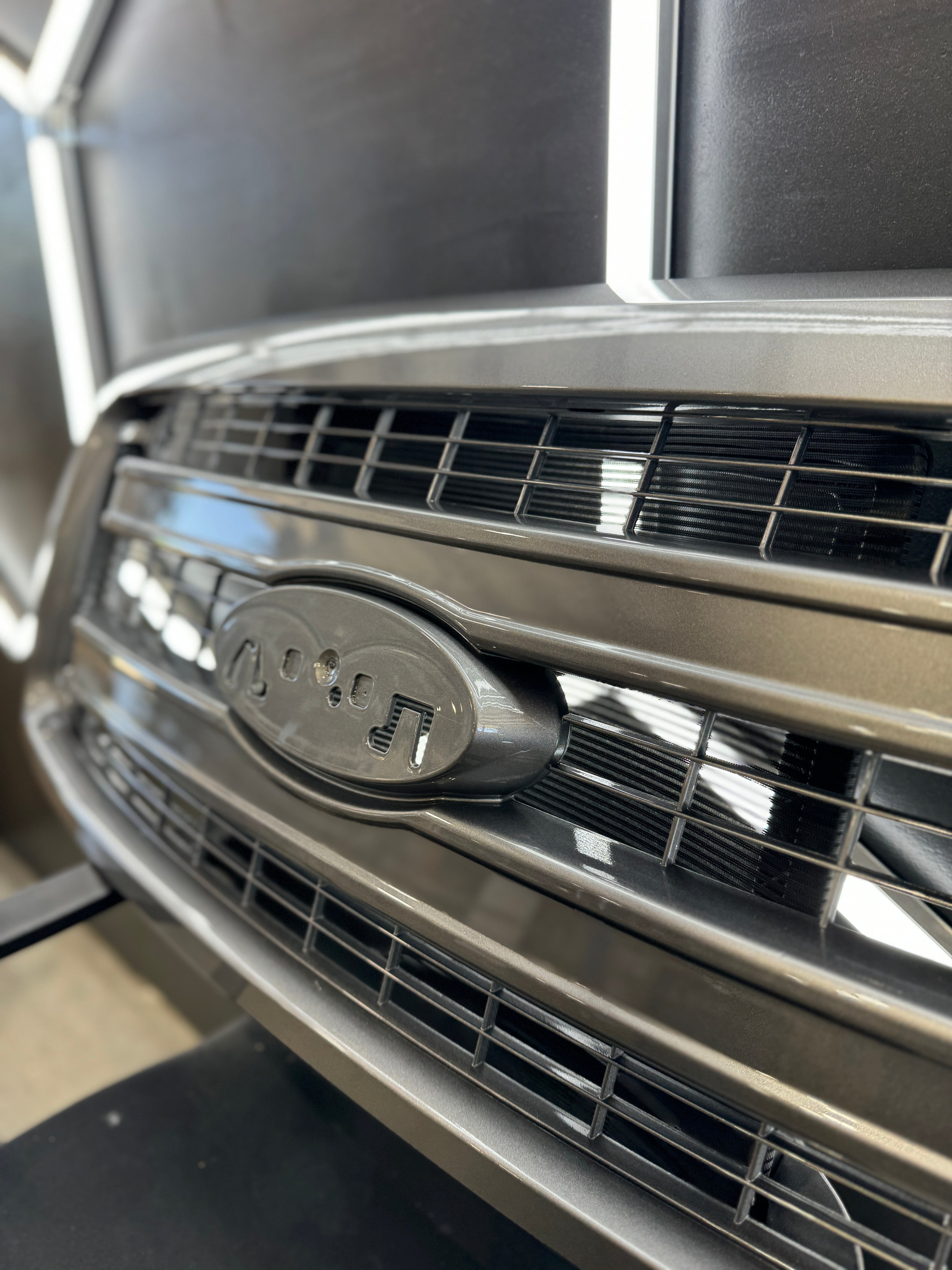 2009 - 14 F150 FRONT GRILLE