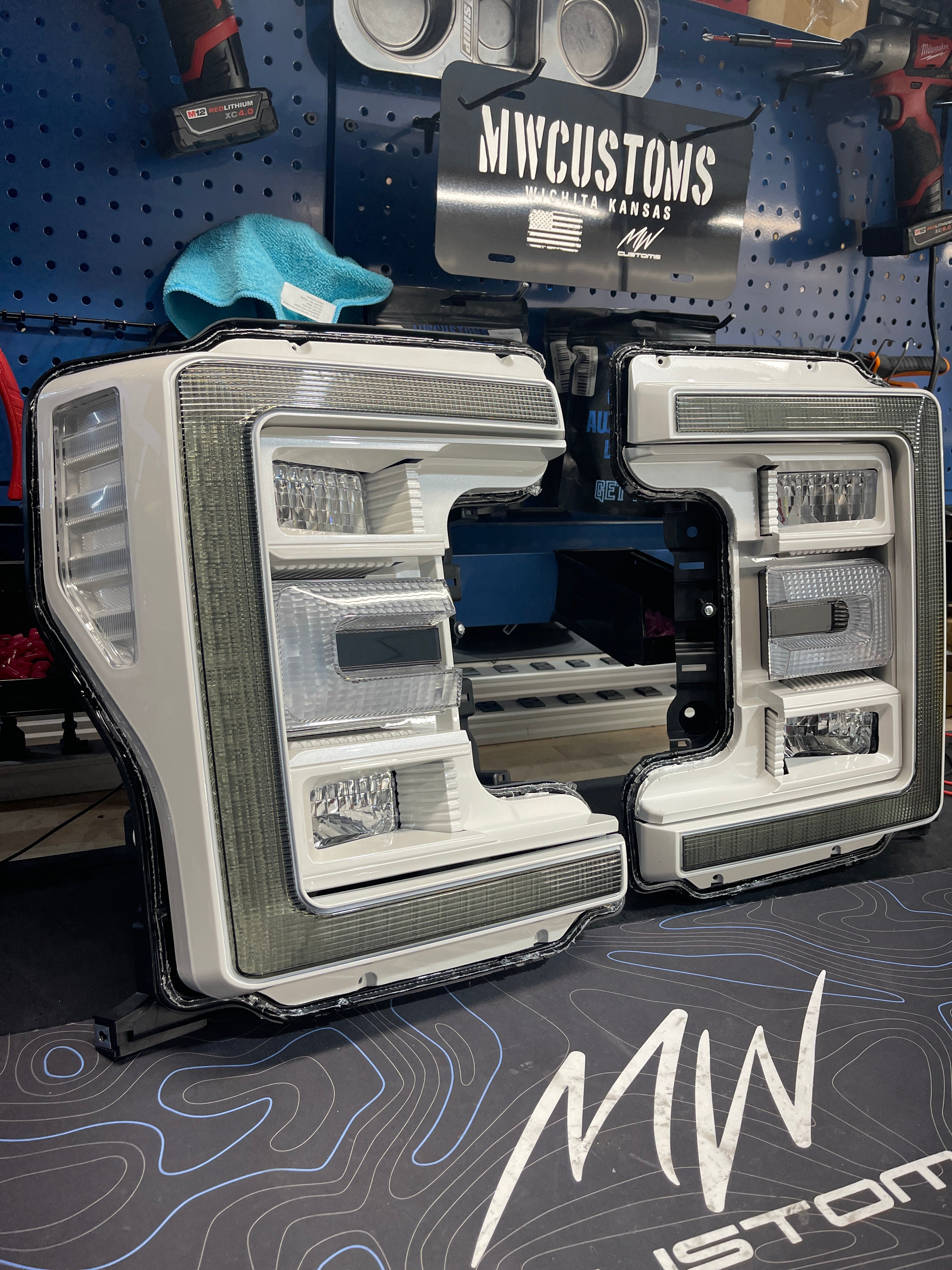 2017-19 SUPER DUTY CUSTOM HEADLIGHTS