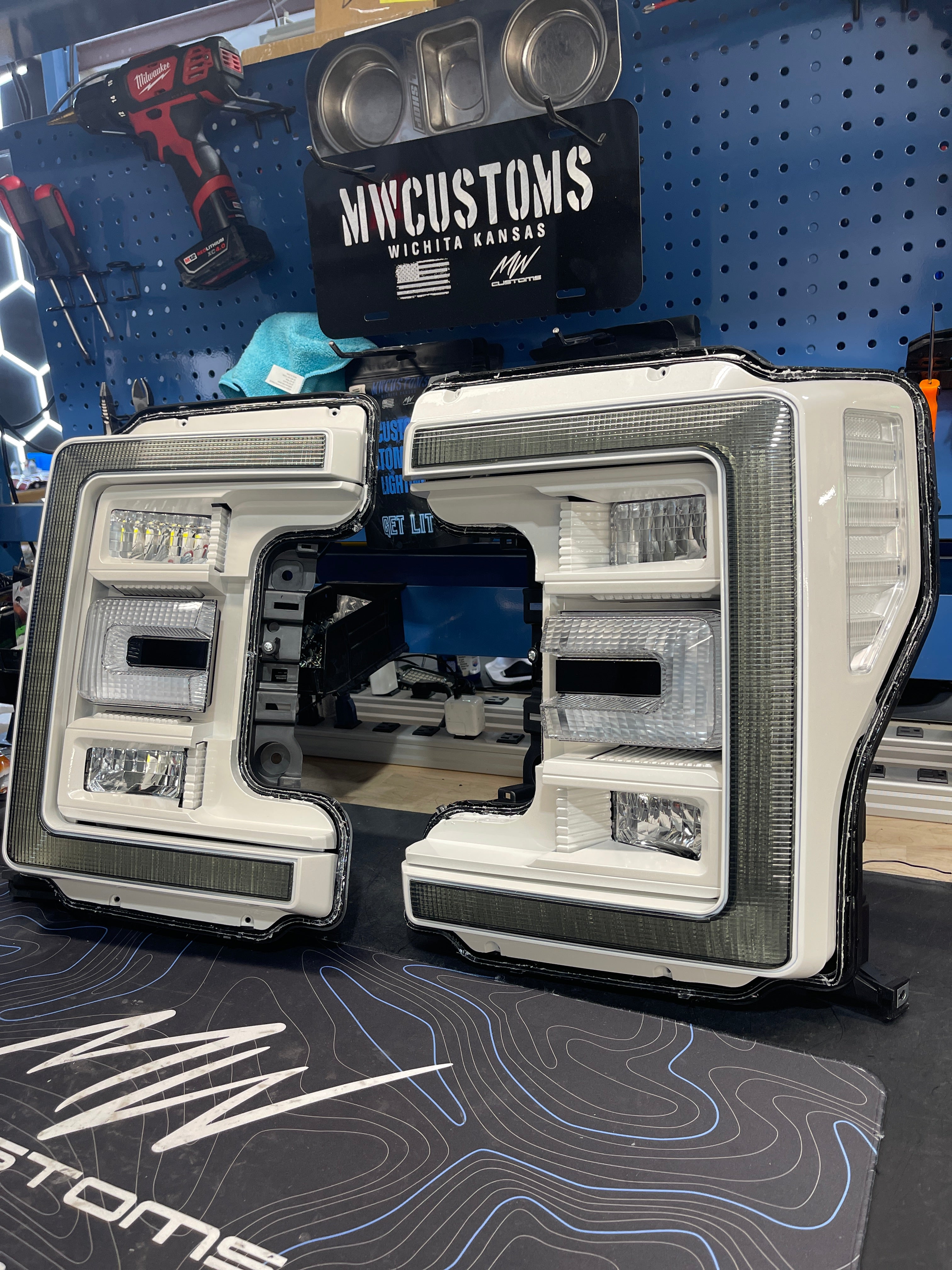 2017-19 SUPER DUTY CUSTOM HEADLIGHTS