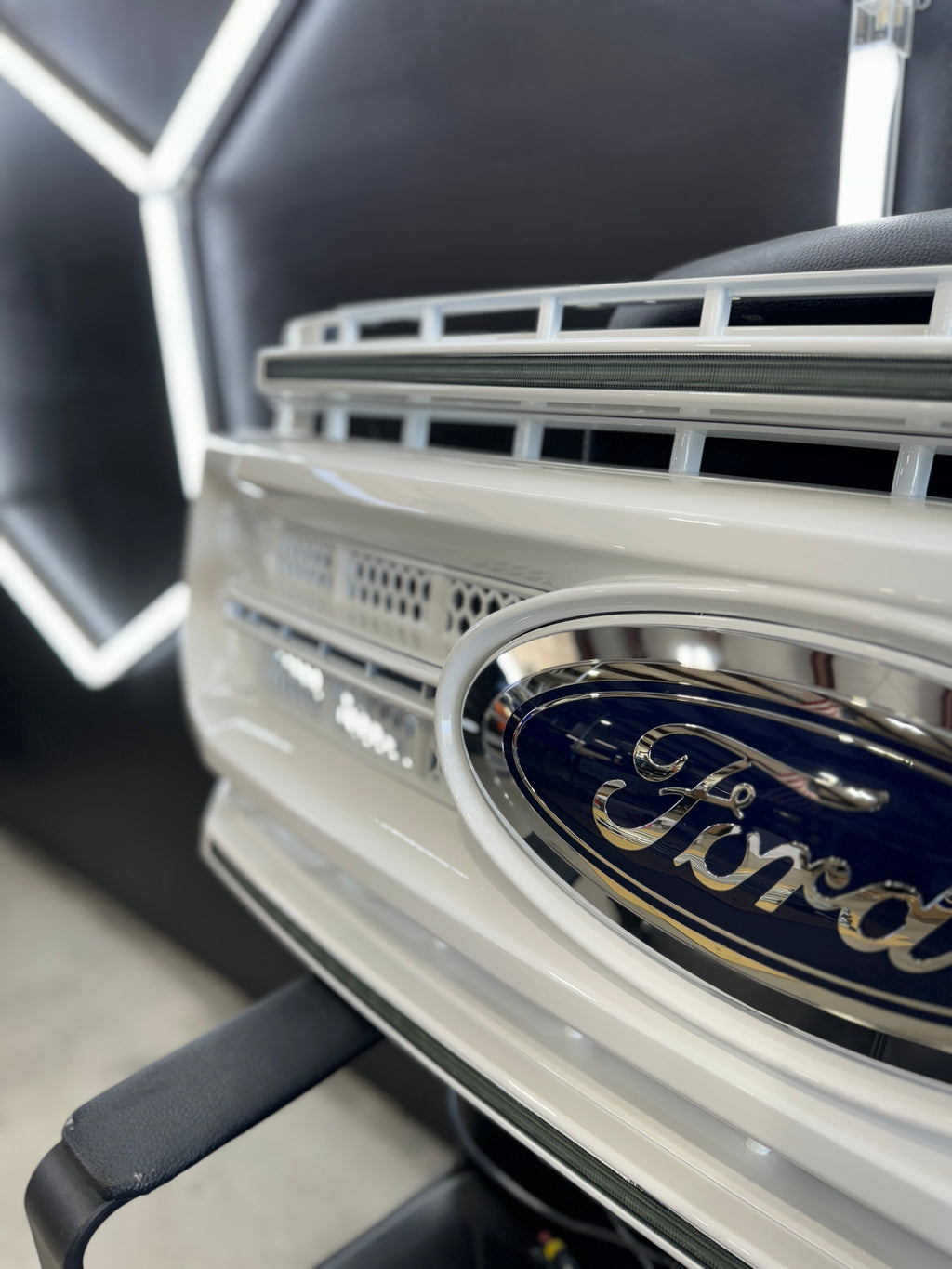 FORD SUPER DUTY (20-22): MORIMOTO XBG LED COMPLETE GRILLE