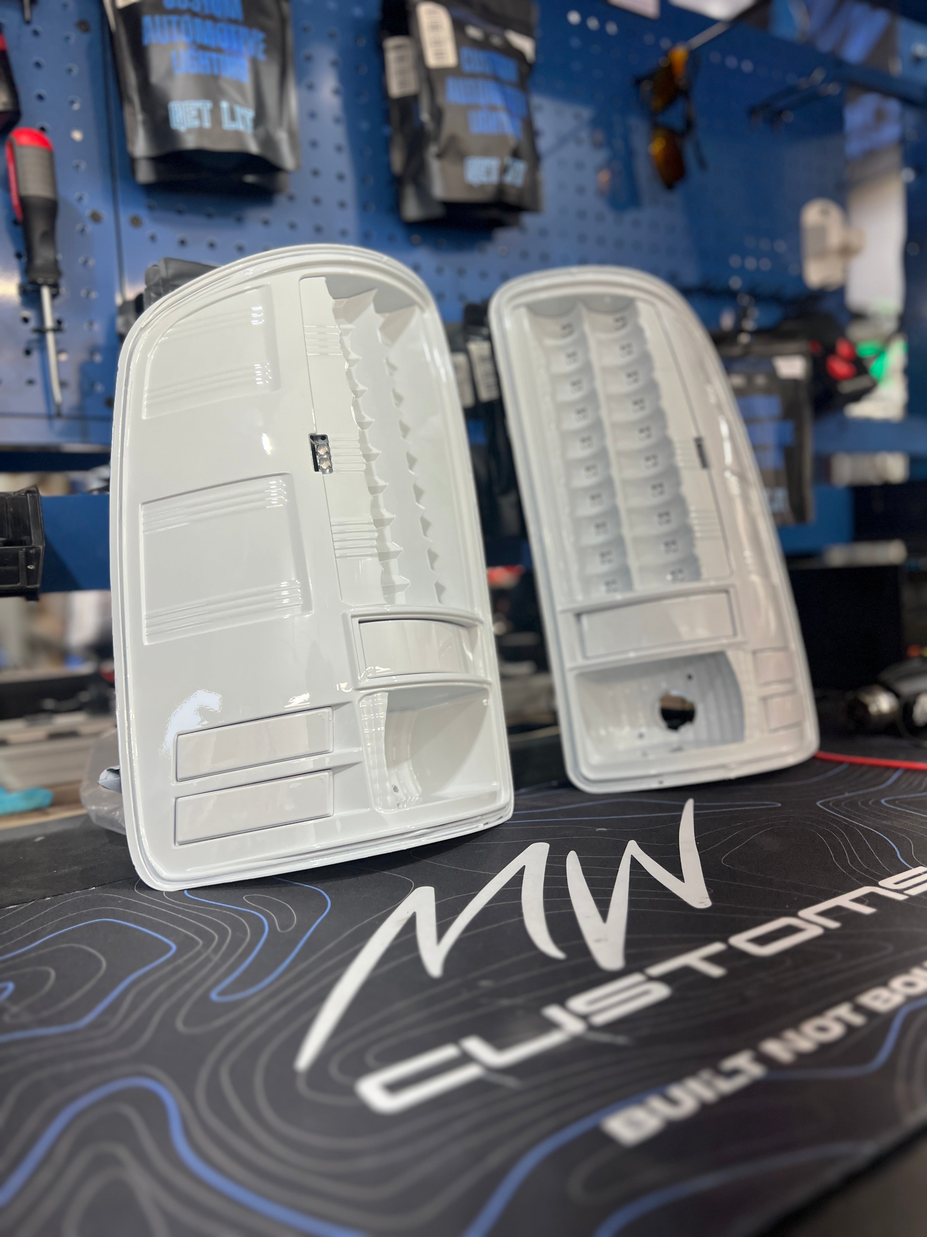 2007 - 13 GMC SIERRA TAIL LIGHTS