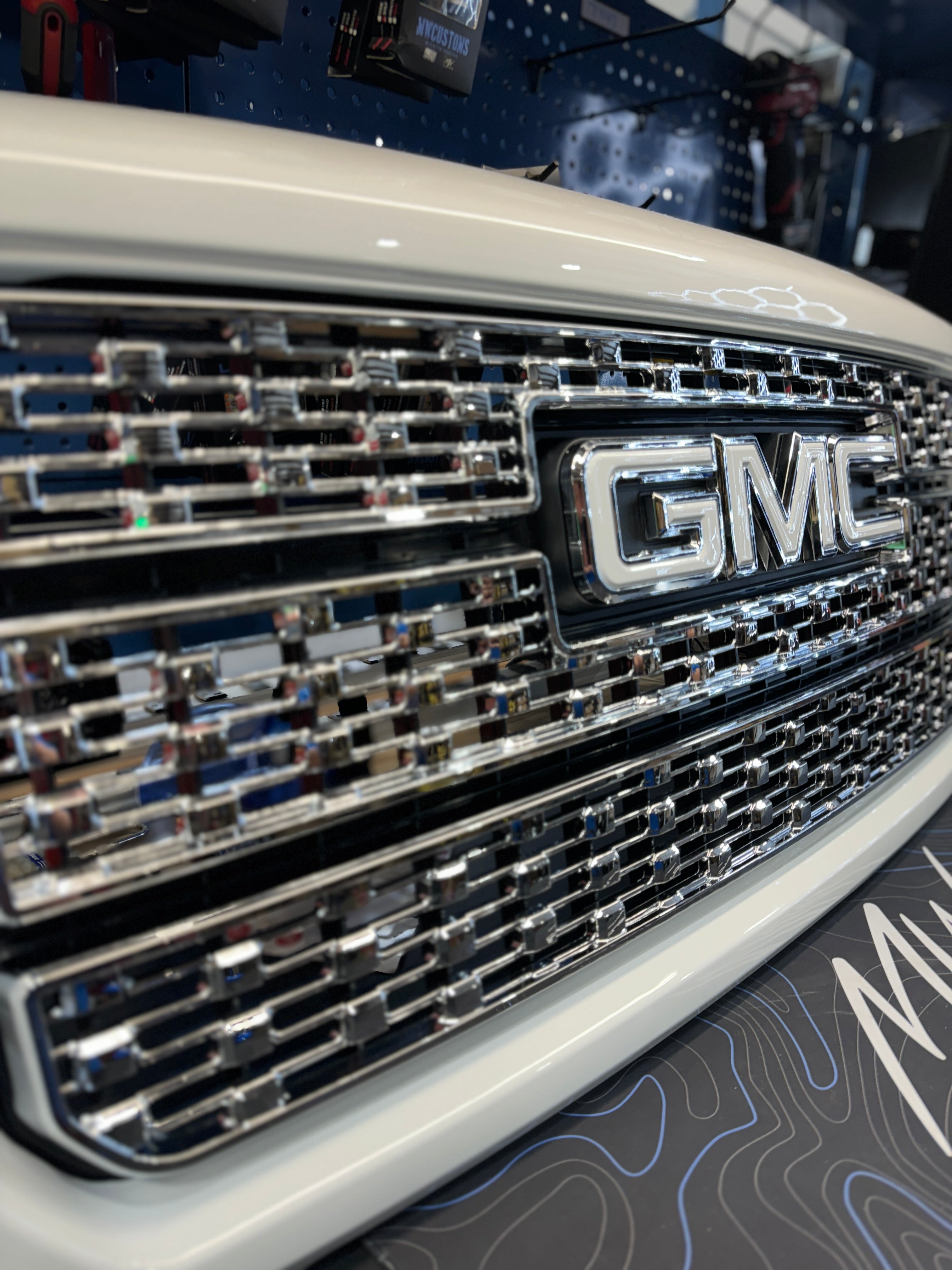 2015 - 19 GMC SIERRA 2500 FRONT GRILLE