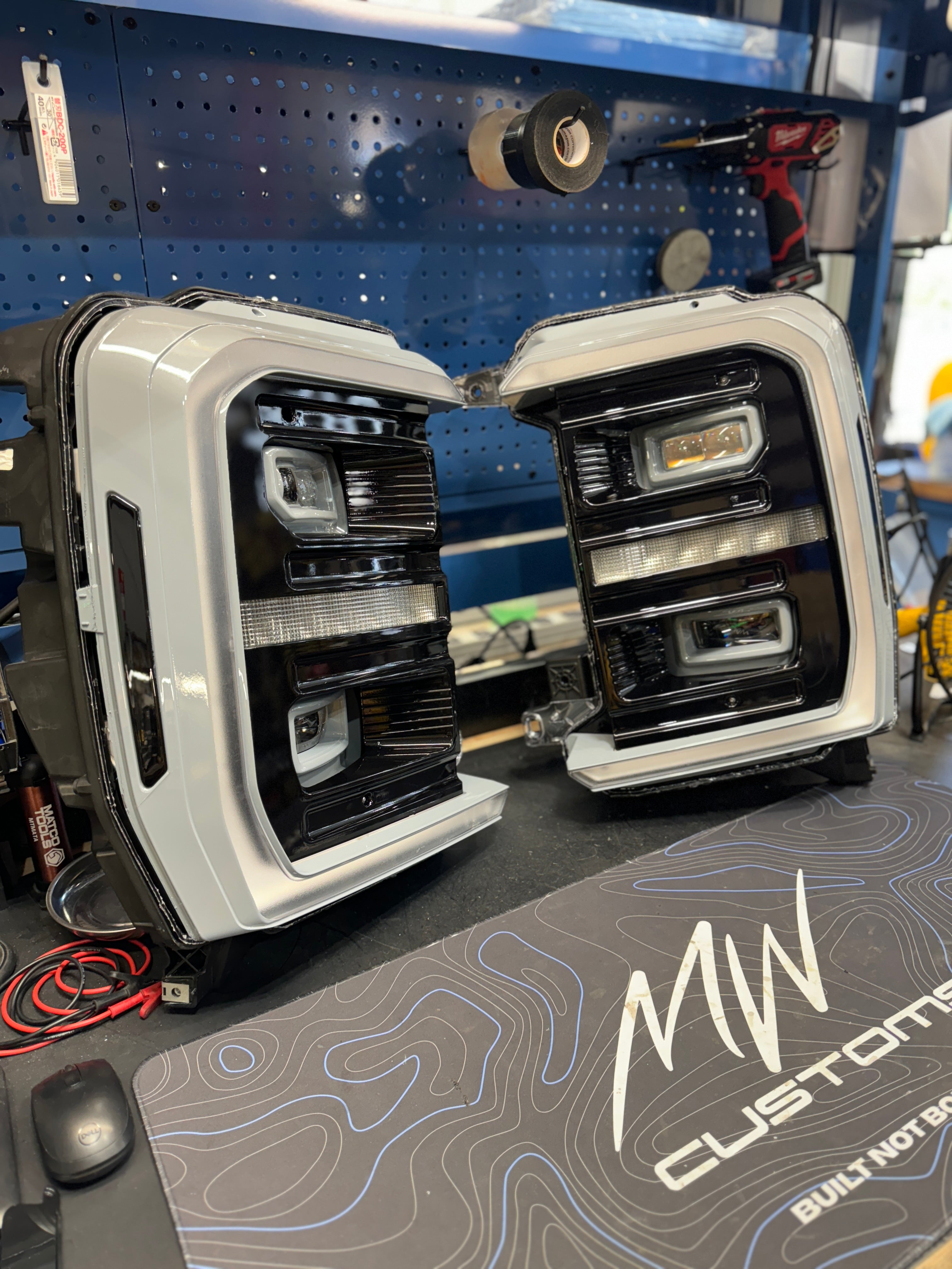 OEM 2023+ SUPER DUTY CUSTOM HEADLIGHTS