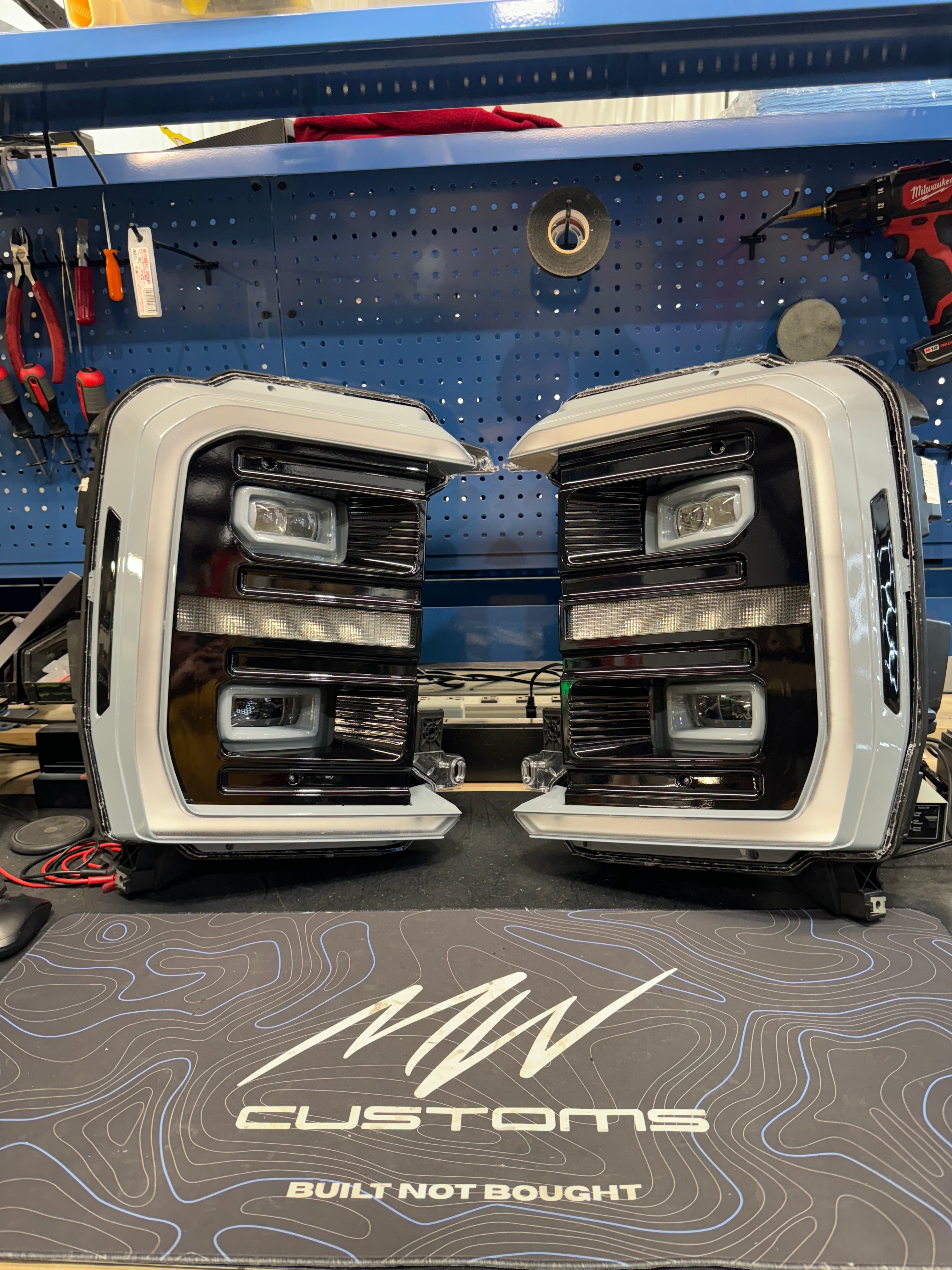 OEM 2023+ SUPER DUTY CUSTOM HEADLIGHTS