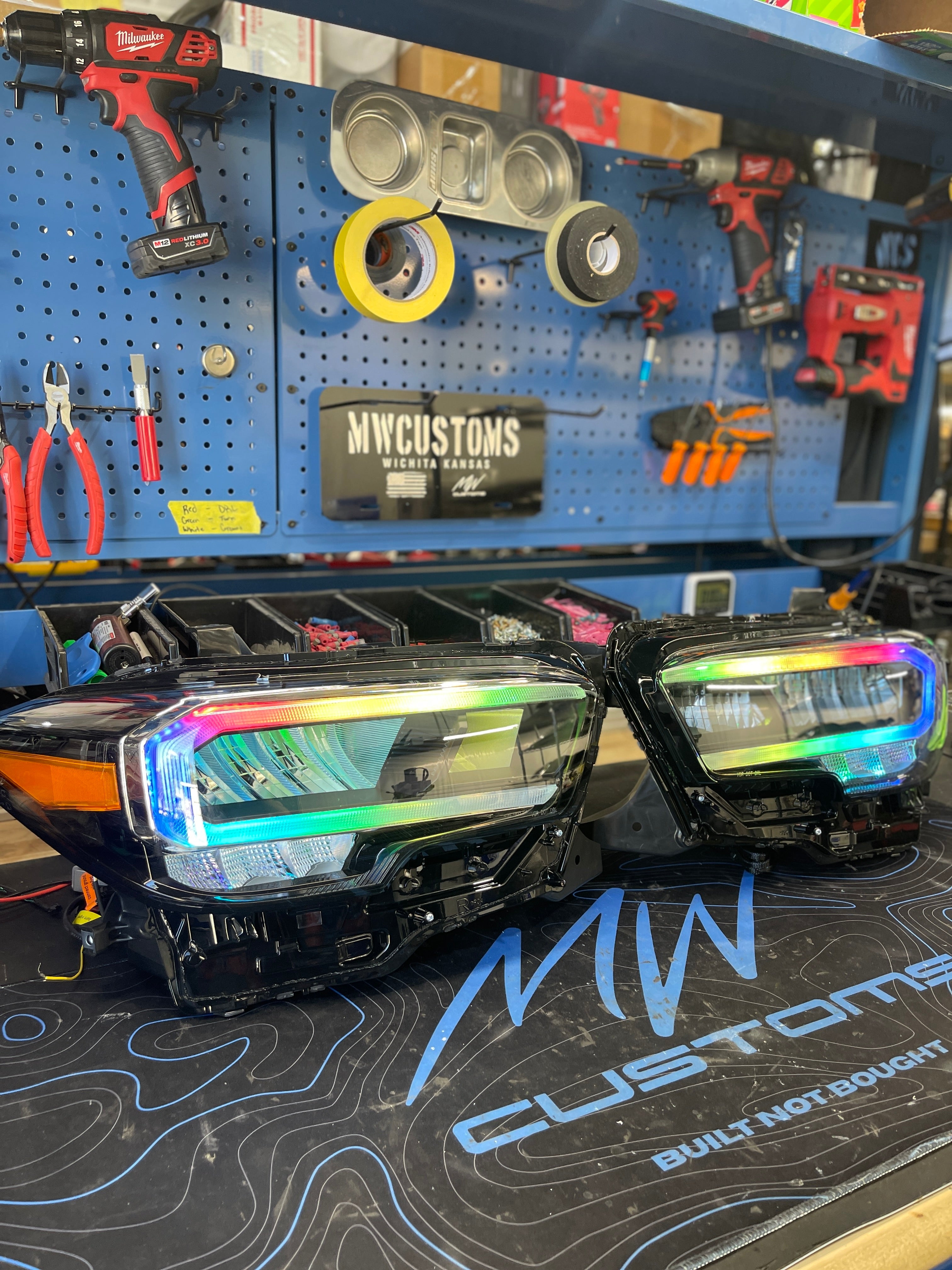 2016-2023 TOYOTA TACOMA HEADLIGHTS