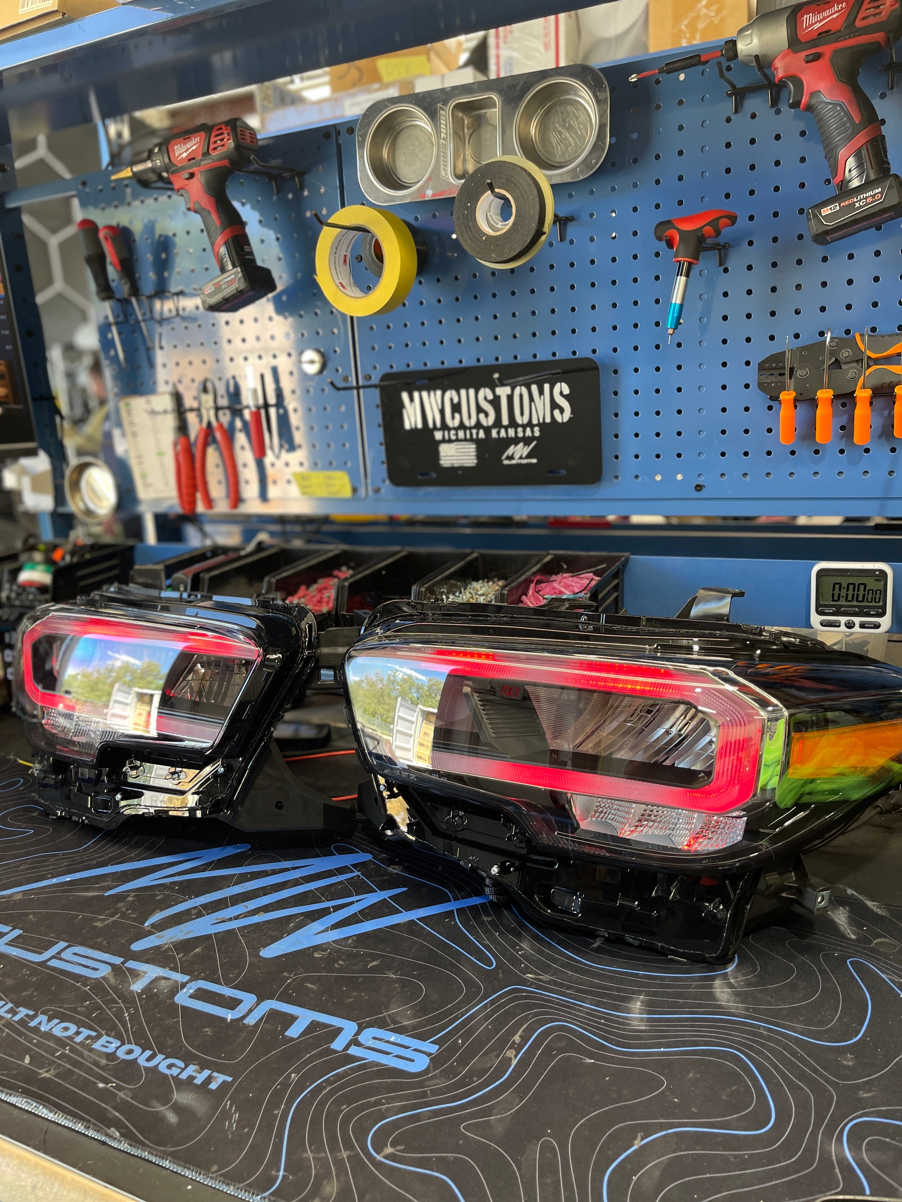 2016-2023 TOYOTA TACOMA HEADLIGHTS