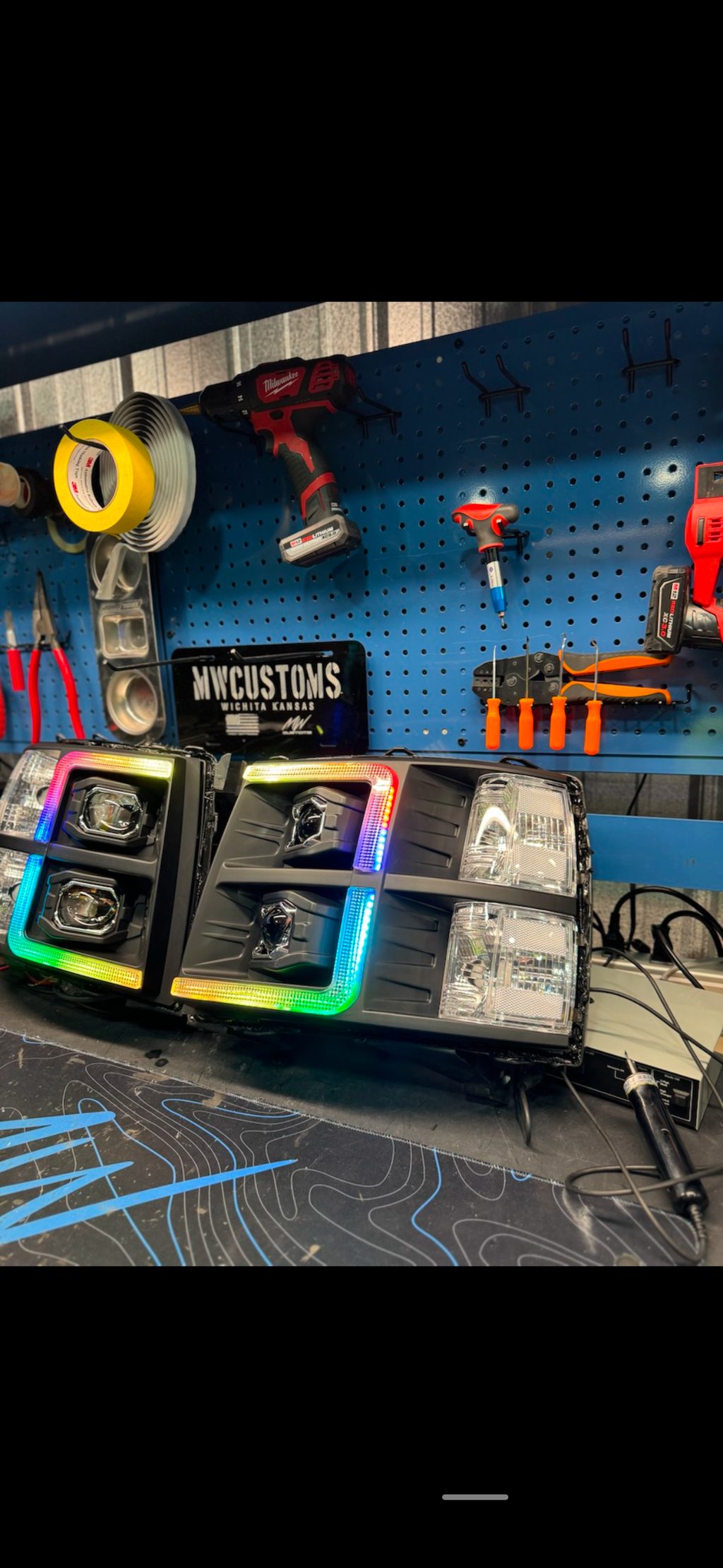 2007 - 13 CHEVY SILVERADO DUAL PROJECTOR + C BAR HEADLIGHTS