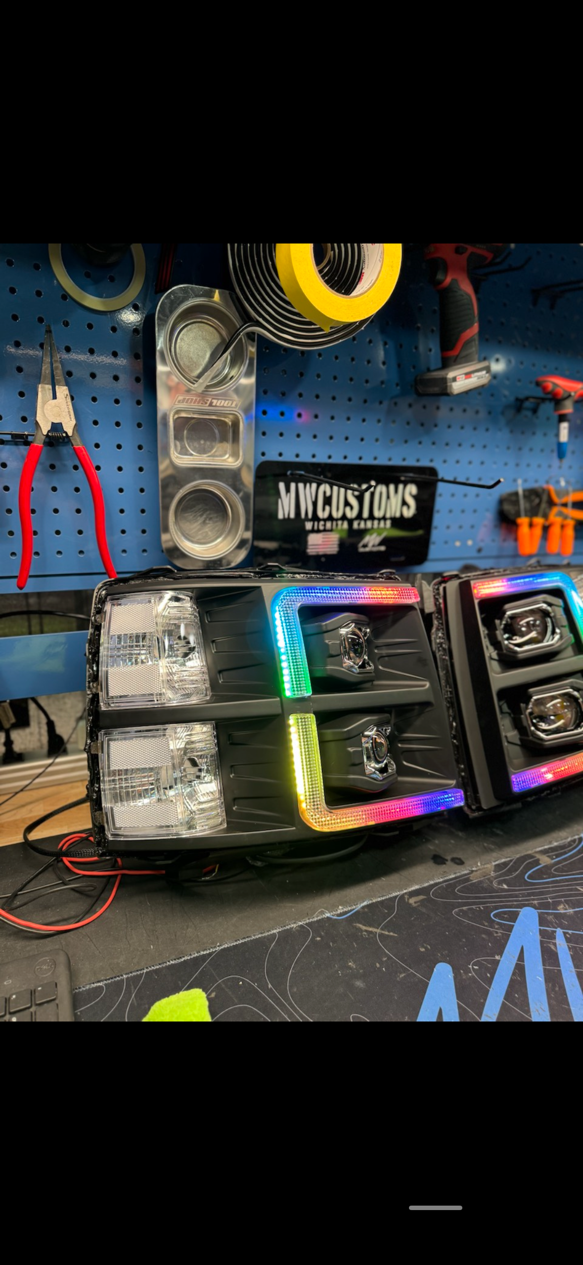 2007 - 13 CHEVY SILVERADO DUAL PROJECTOR + C BAR HEADLIGHTS