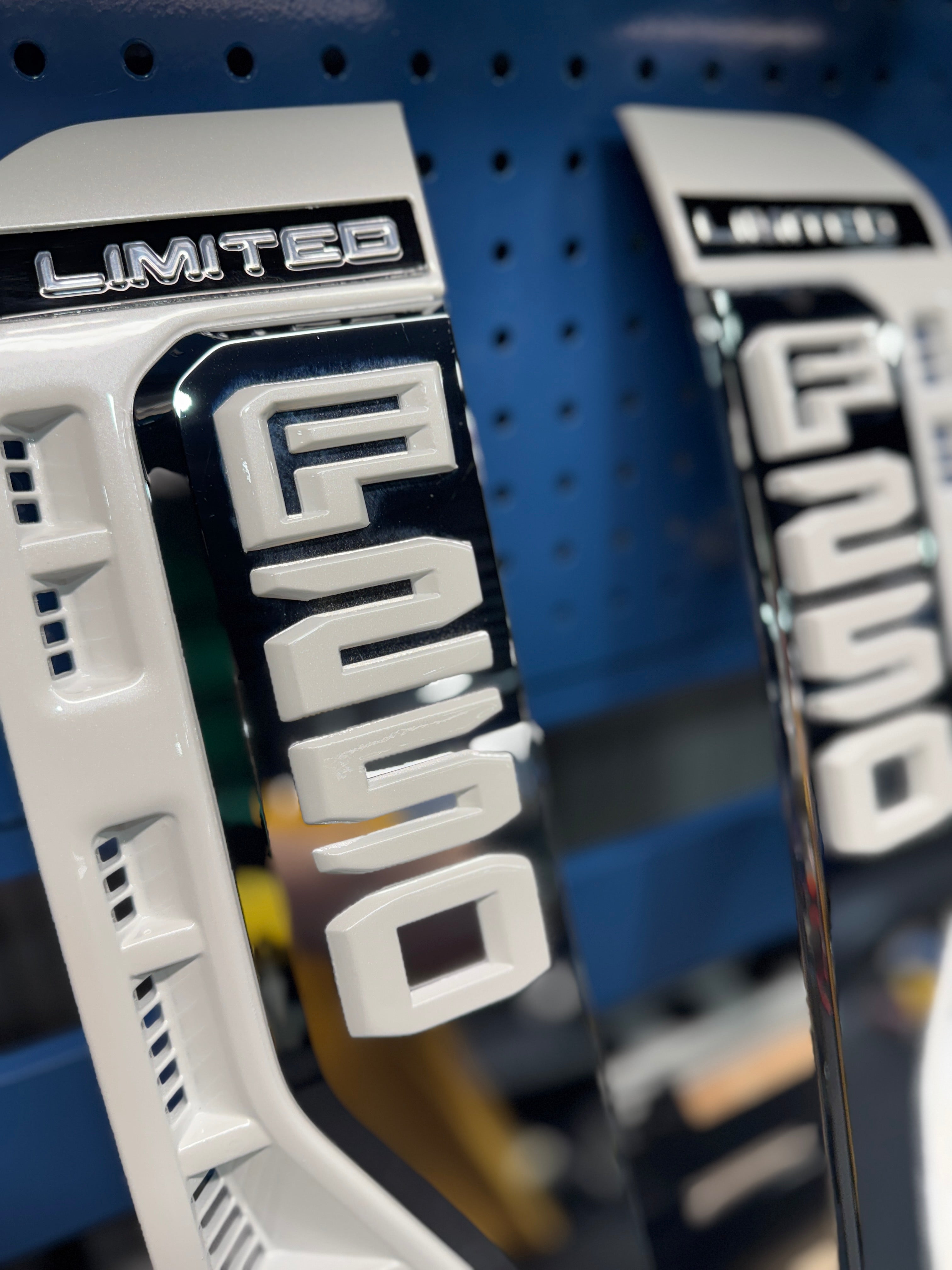 2023+ SUPER DUTY FENDER BADGES