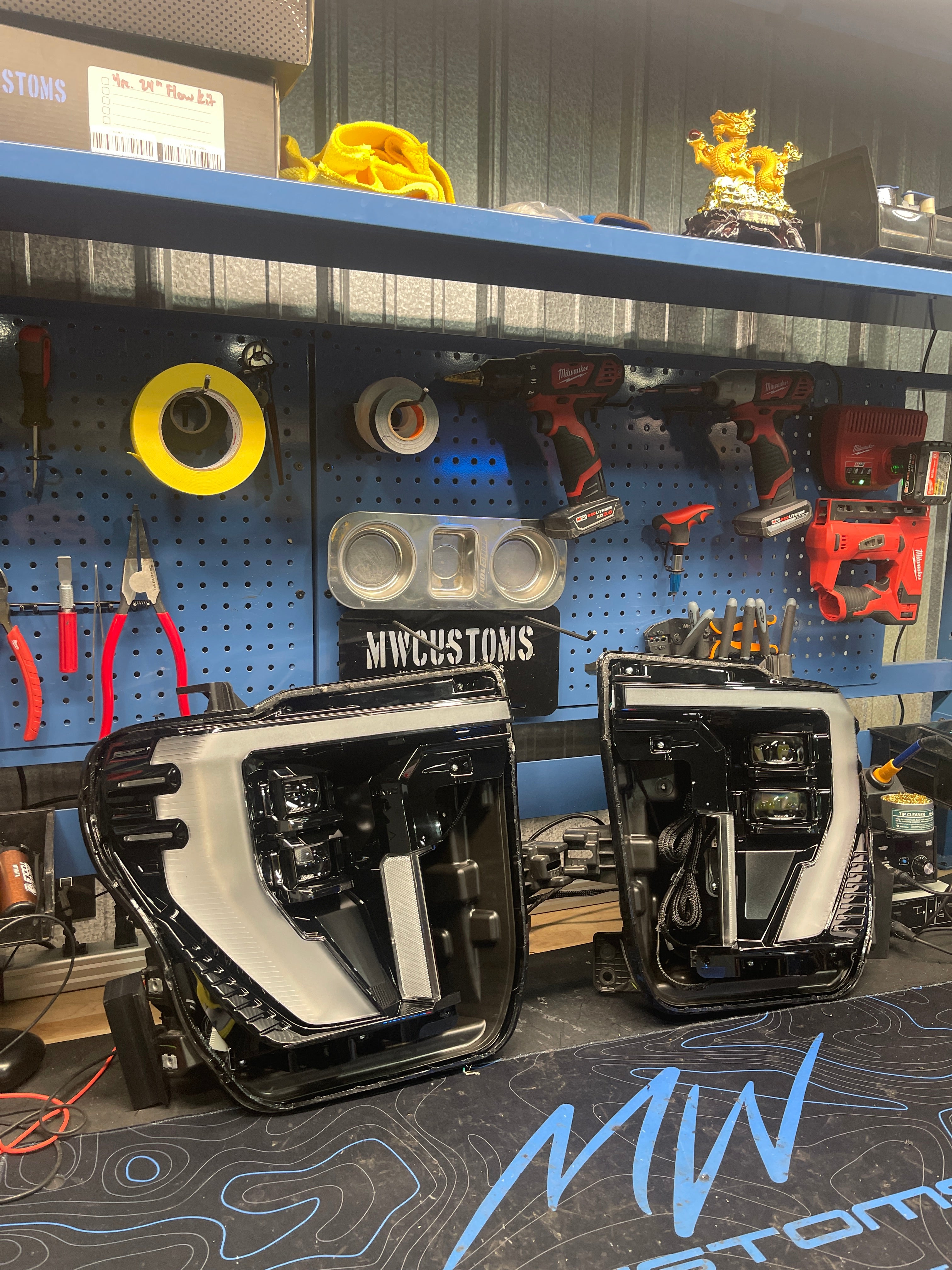 2024 GMC SIERRA CUSTOM OEM HEADLIGHTS