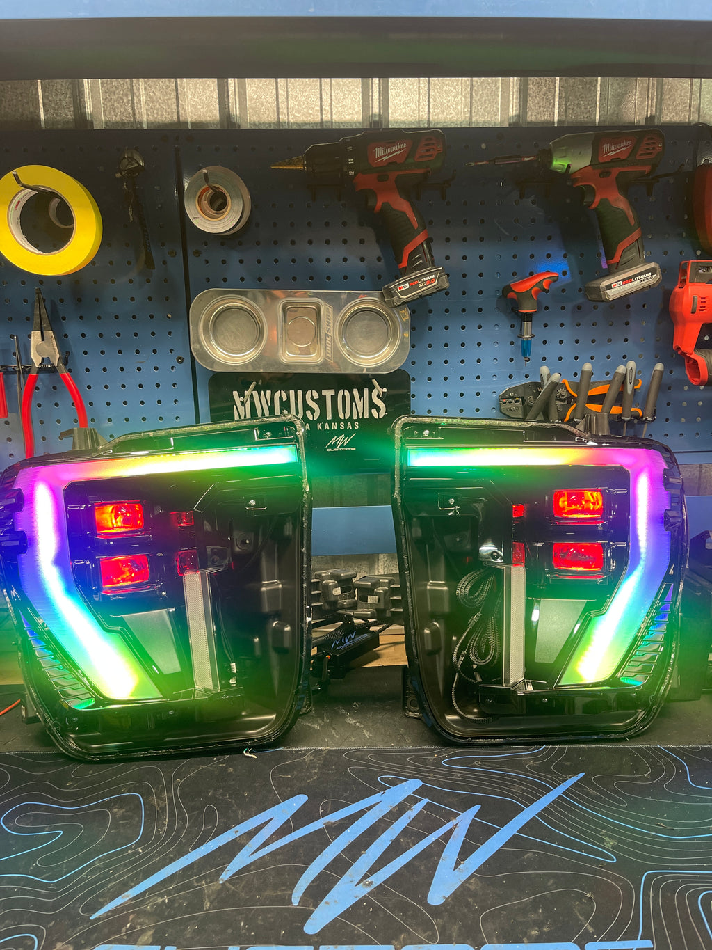 2024 GMC SIERRA CUSTOM OEM HEADLIGHTS