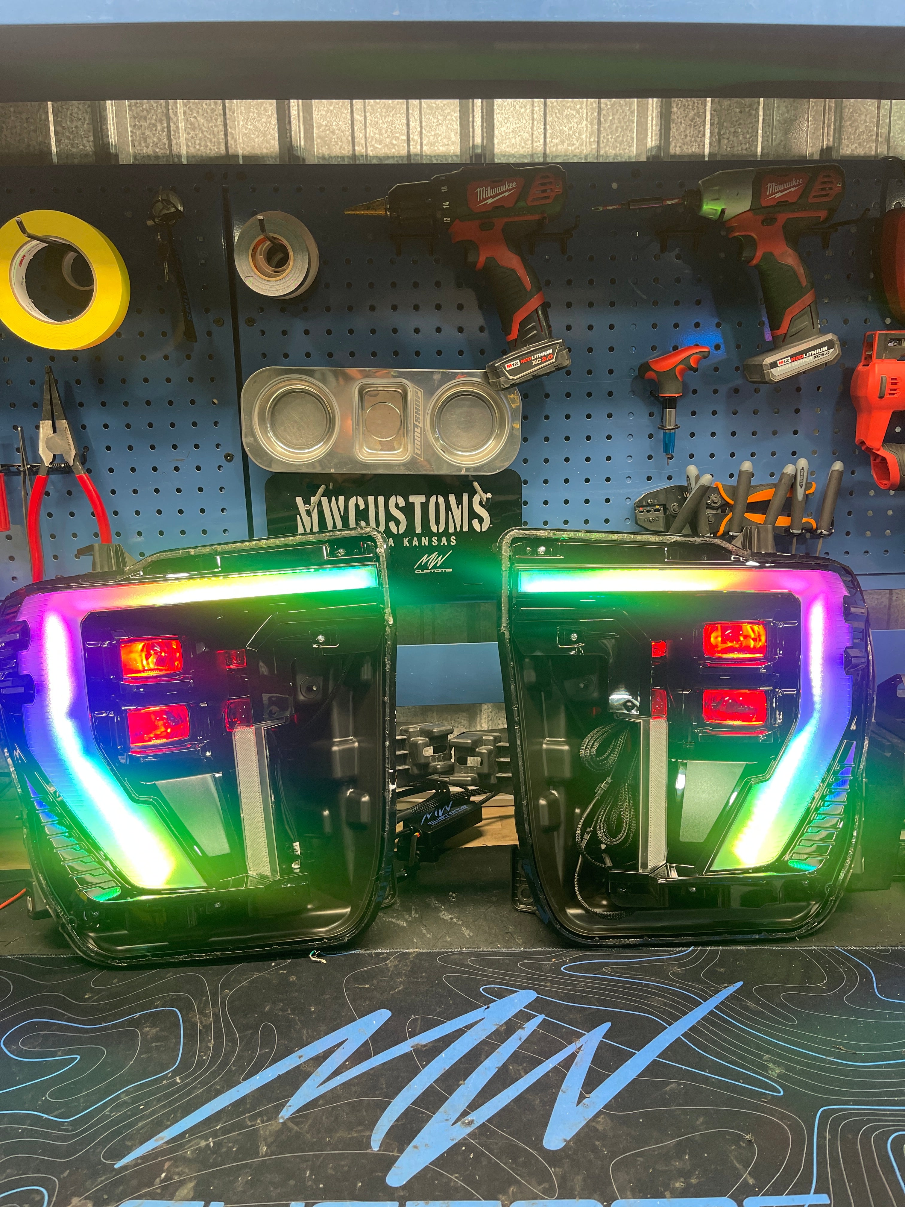 2024 GMC SIERRA CUSTOM OEM HEADLIGHTS