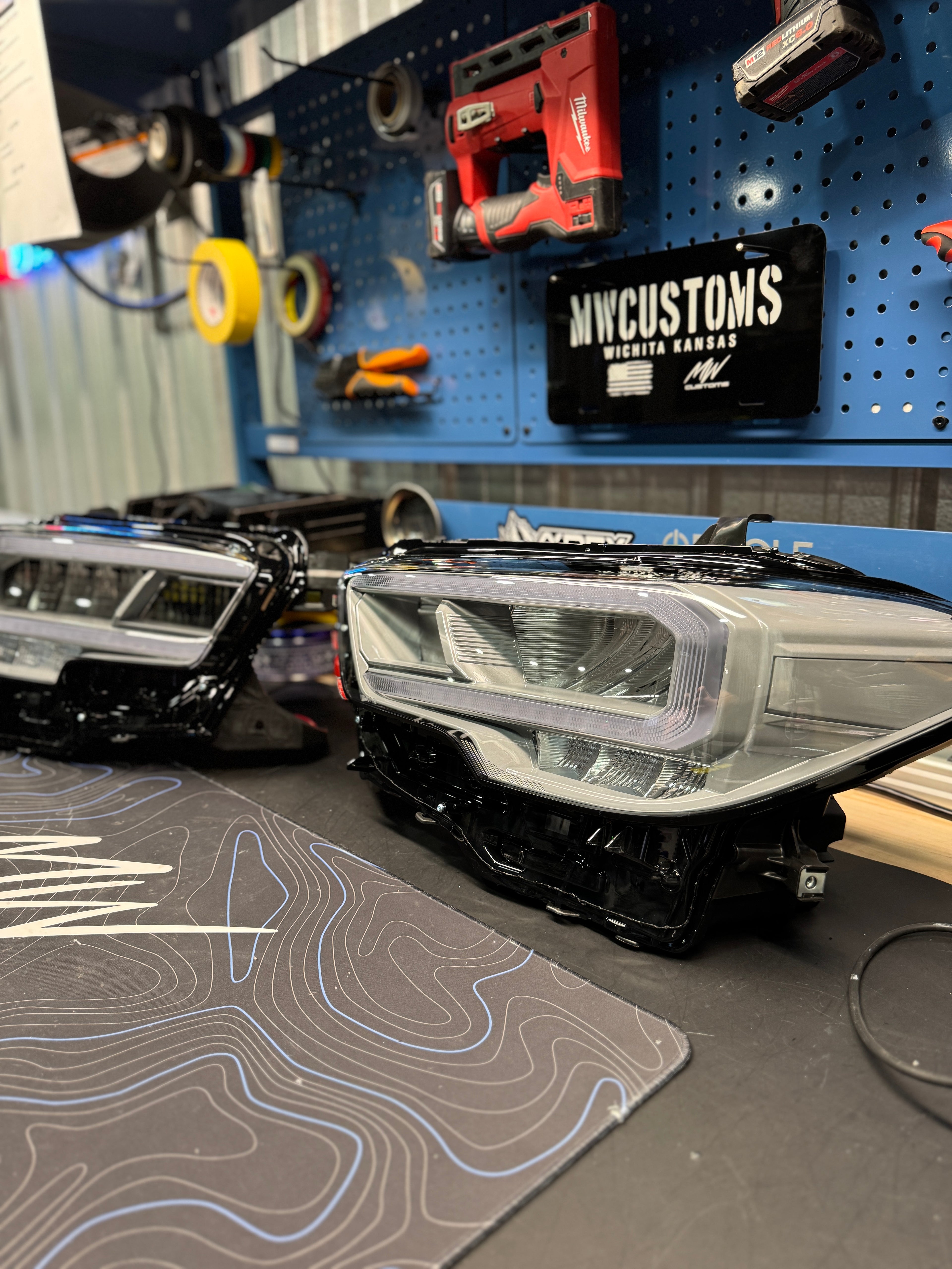 2016-2023 TOYOTA TACOMA HEADLIGHTS