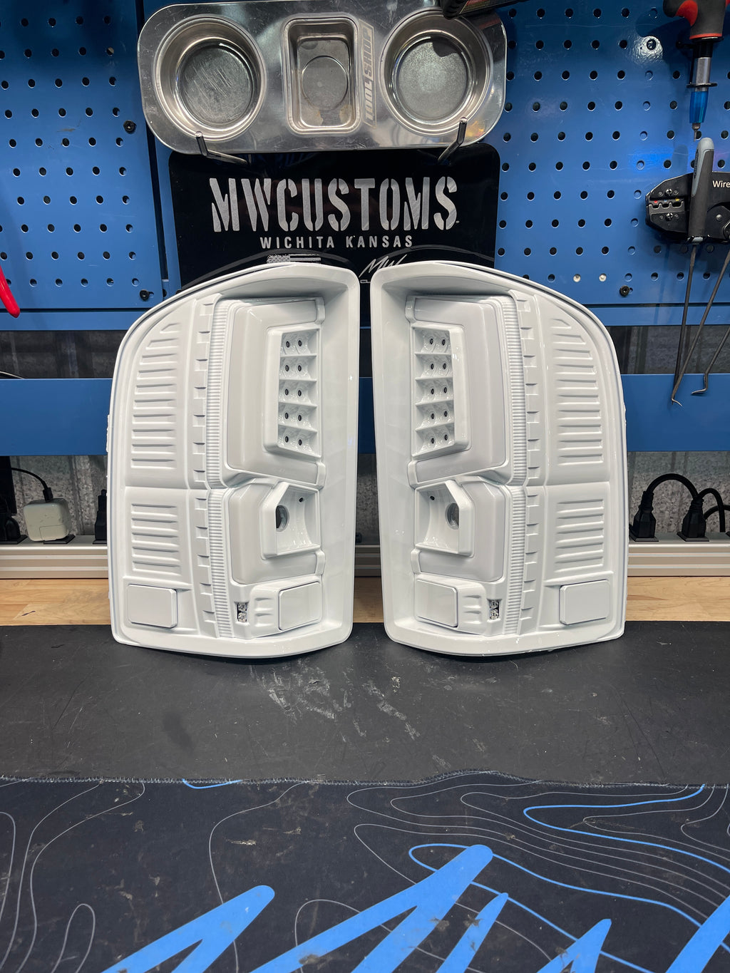 2007-13 CHEVROLET SILVERADO S BAR TAIL LIGHTS
