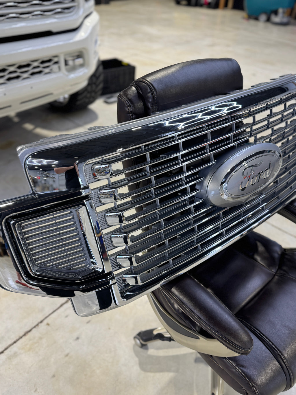 2020 - 22 FORD SUPER DUTY GRILLE