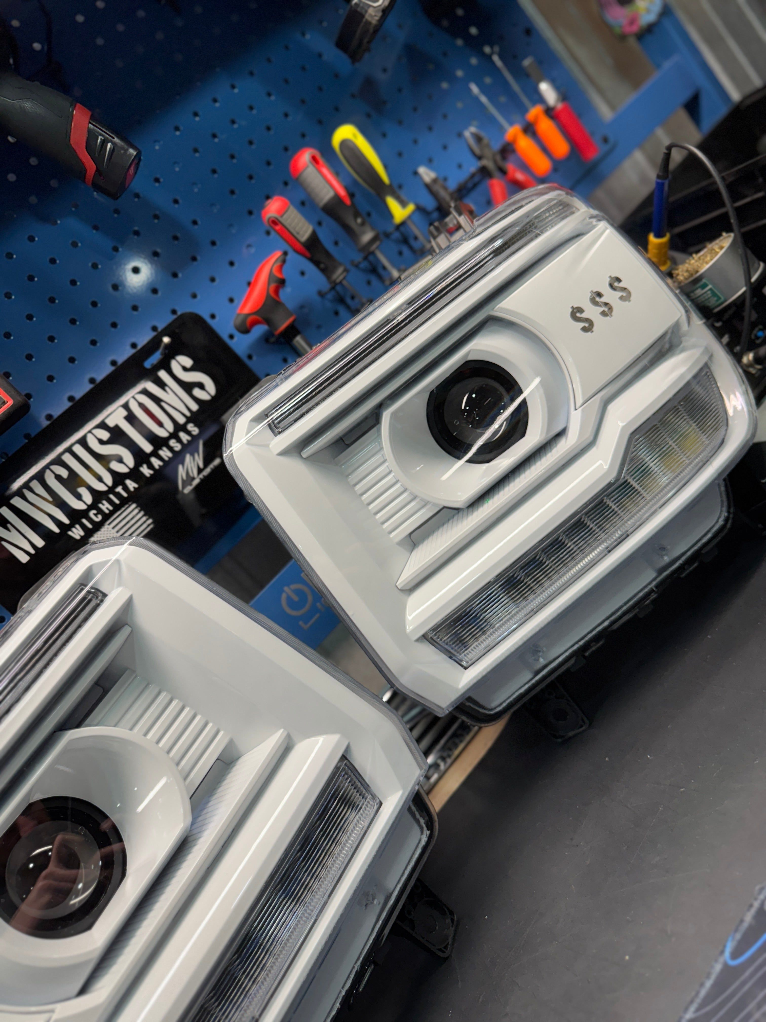 2014-19 GMC SIERRA MWCUSTOMS PREMIUM SWITCHBACK HEADLIGHTS