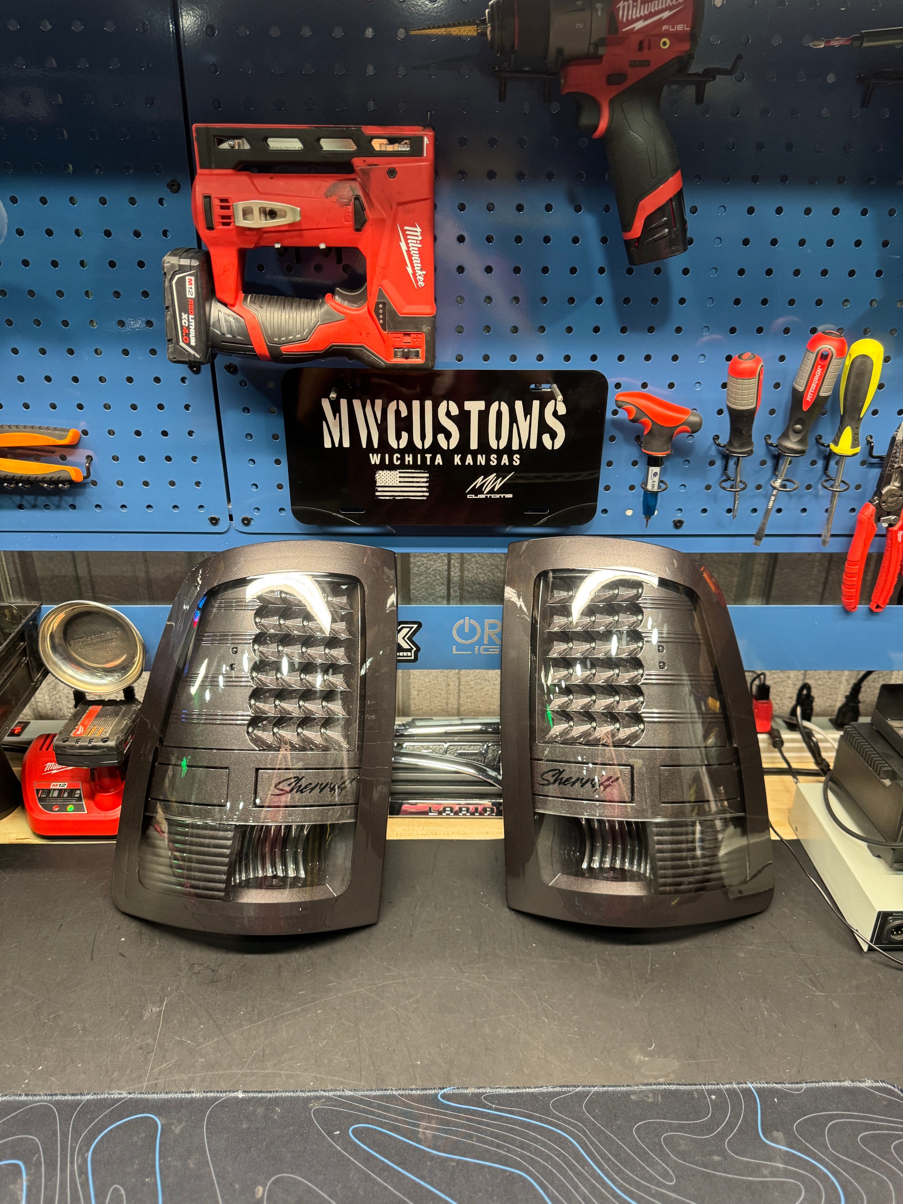 2009-18 DODGE RAM (FACTORY HALOGEN TAIL LIGHTS)