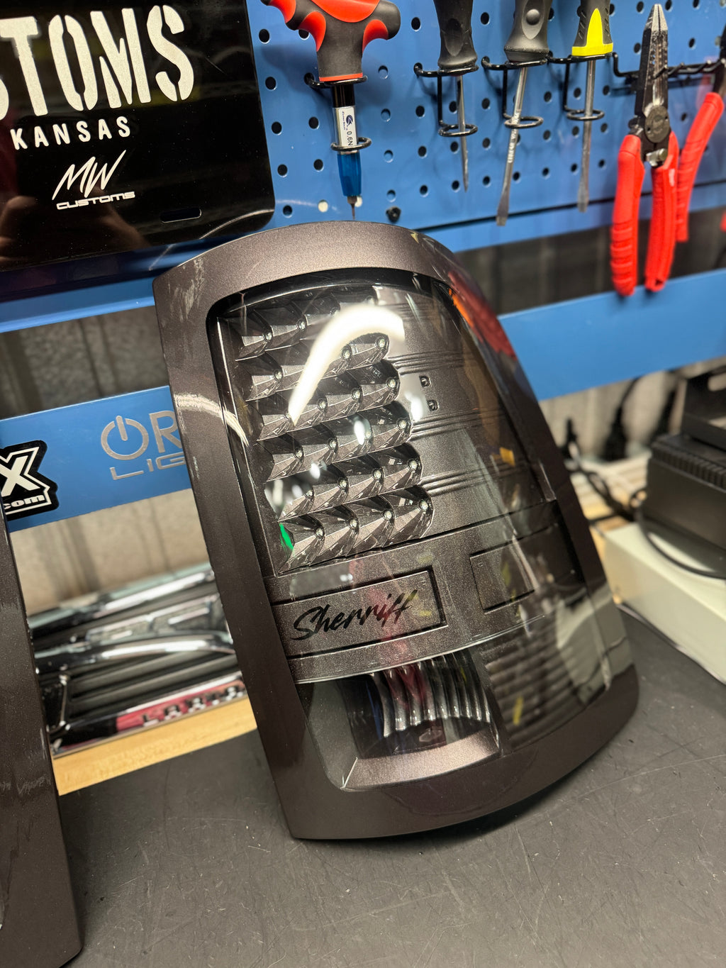 2009-18 DODGE RAM (FACTORY HALOGEN TAIL LIGHTS)