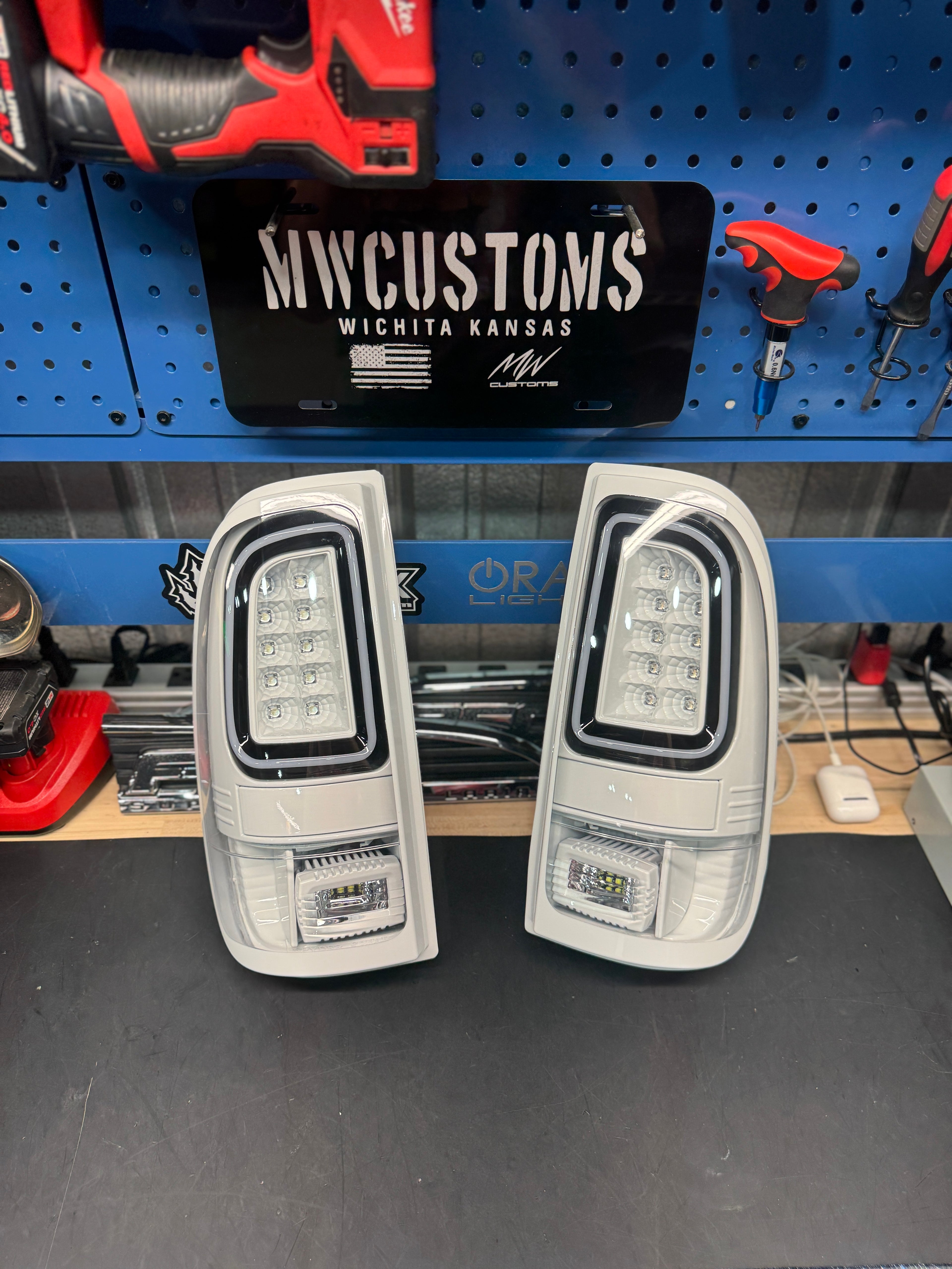 2008-16 FORD SUPER DUTY OVAL BAR TAIL LIGHTS