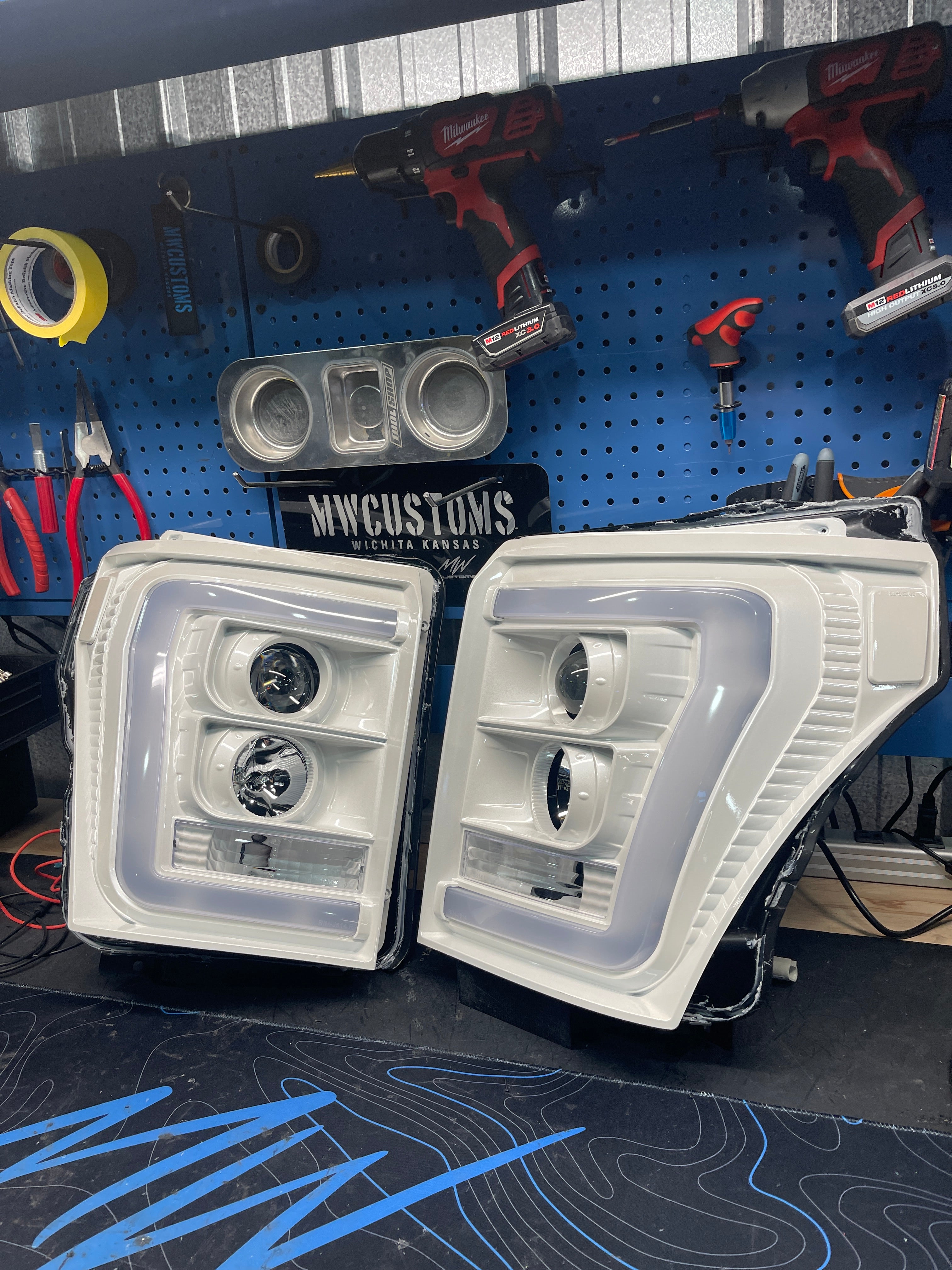 2011-16 FORD SUPER DUTY C BAR HEADLIGHTS