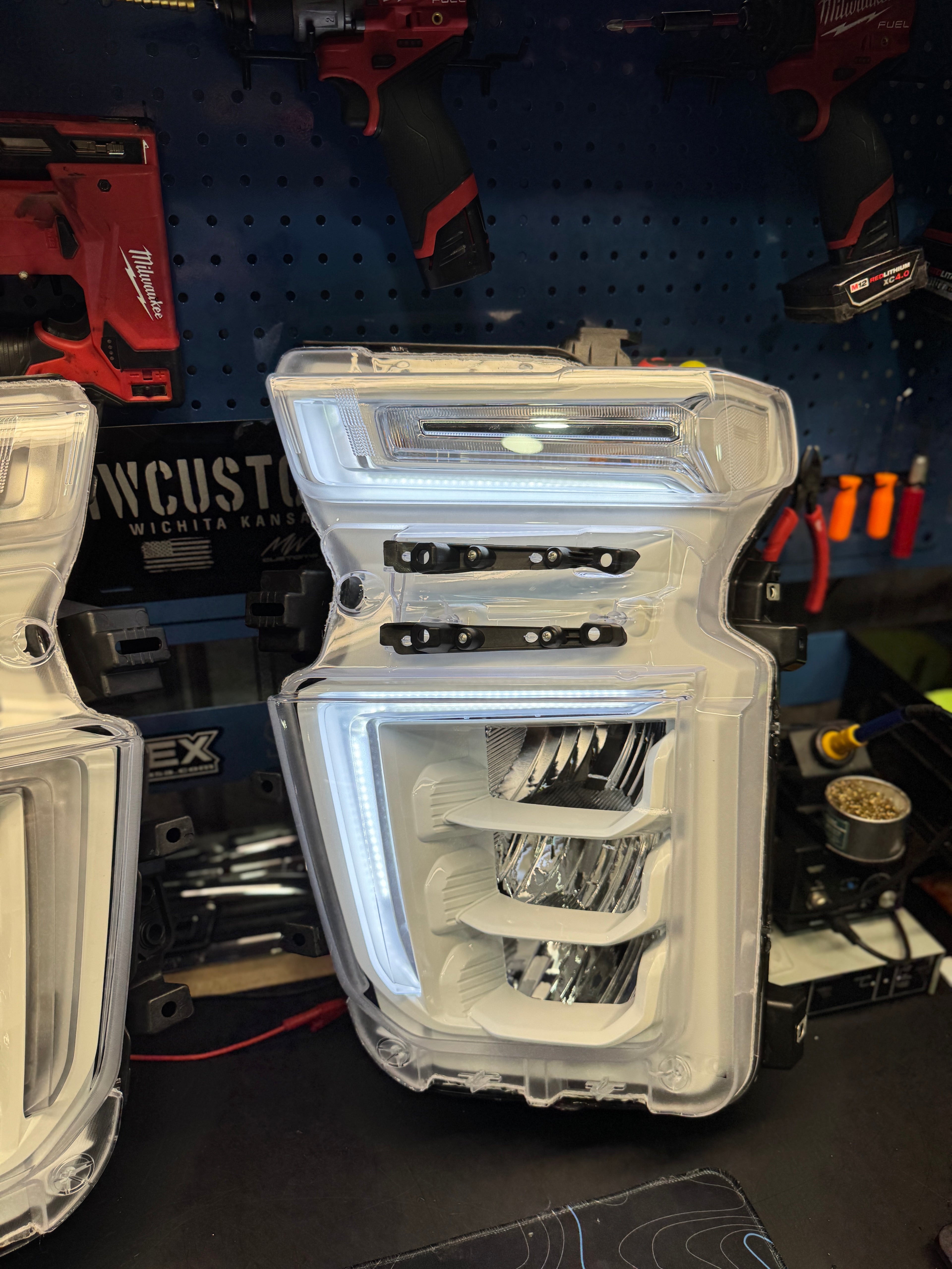 CHEVY SILVERADO 2500 HEADLIGHTS