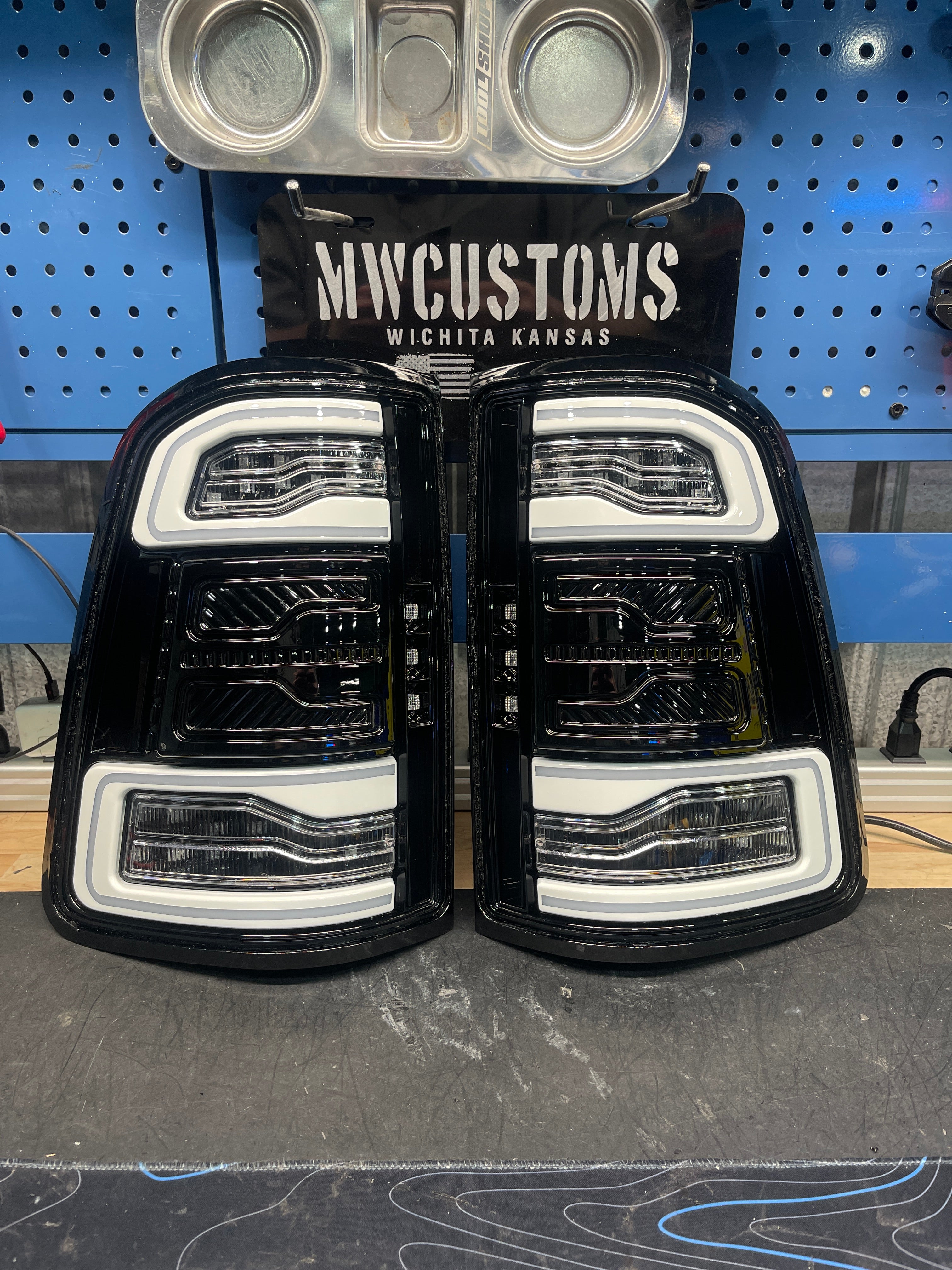 2019+ DODGE RAM TAIL LIGHTS 1500 ONLY