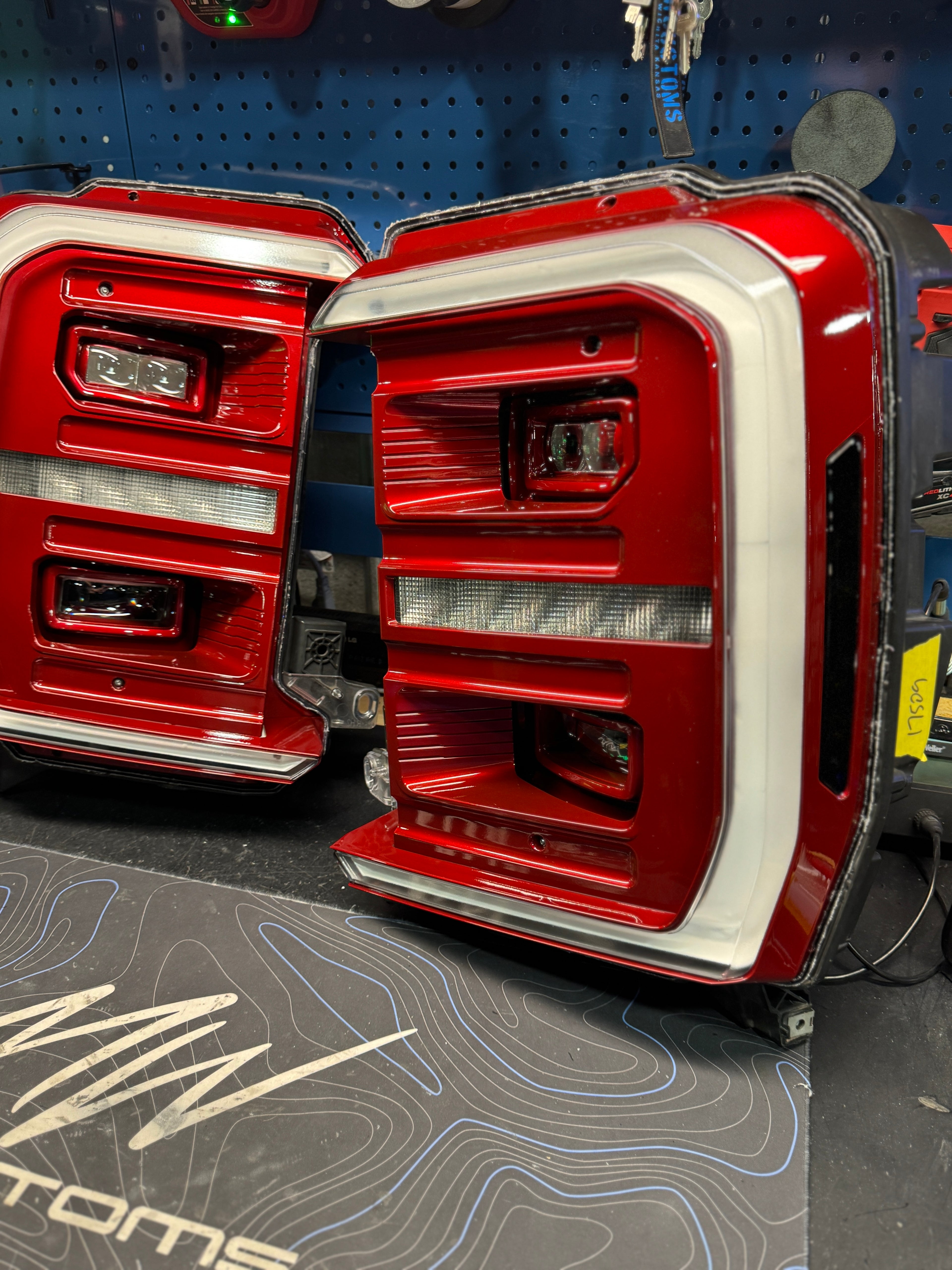 OEM 2023+ SUPER DUTY CUSTOM HEADLIGHTS