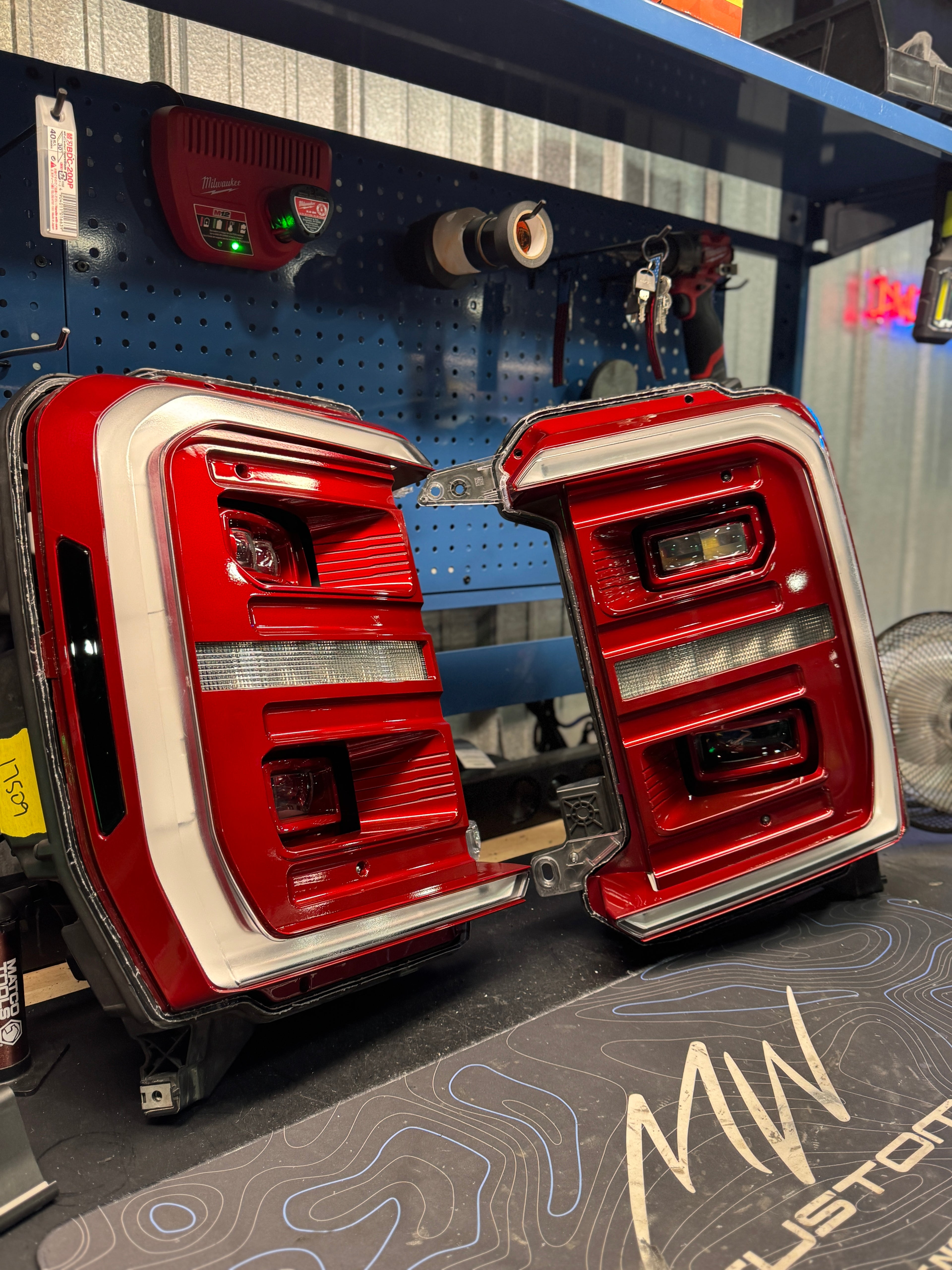 OEM 2023+ SUPER DUTY CUSTOM HEADLIGHTS