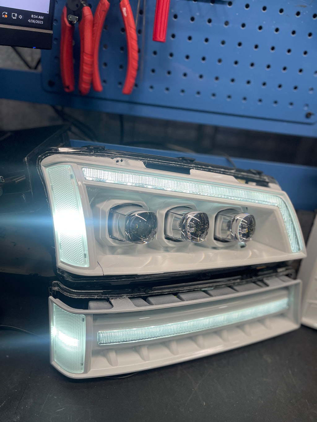 2003-07 CHEVROLET SILVERADO ALPHAREX HEADLIGHTS NOVA