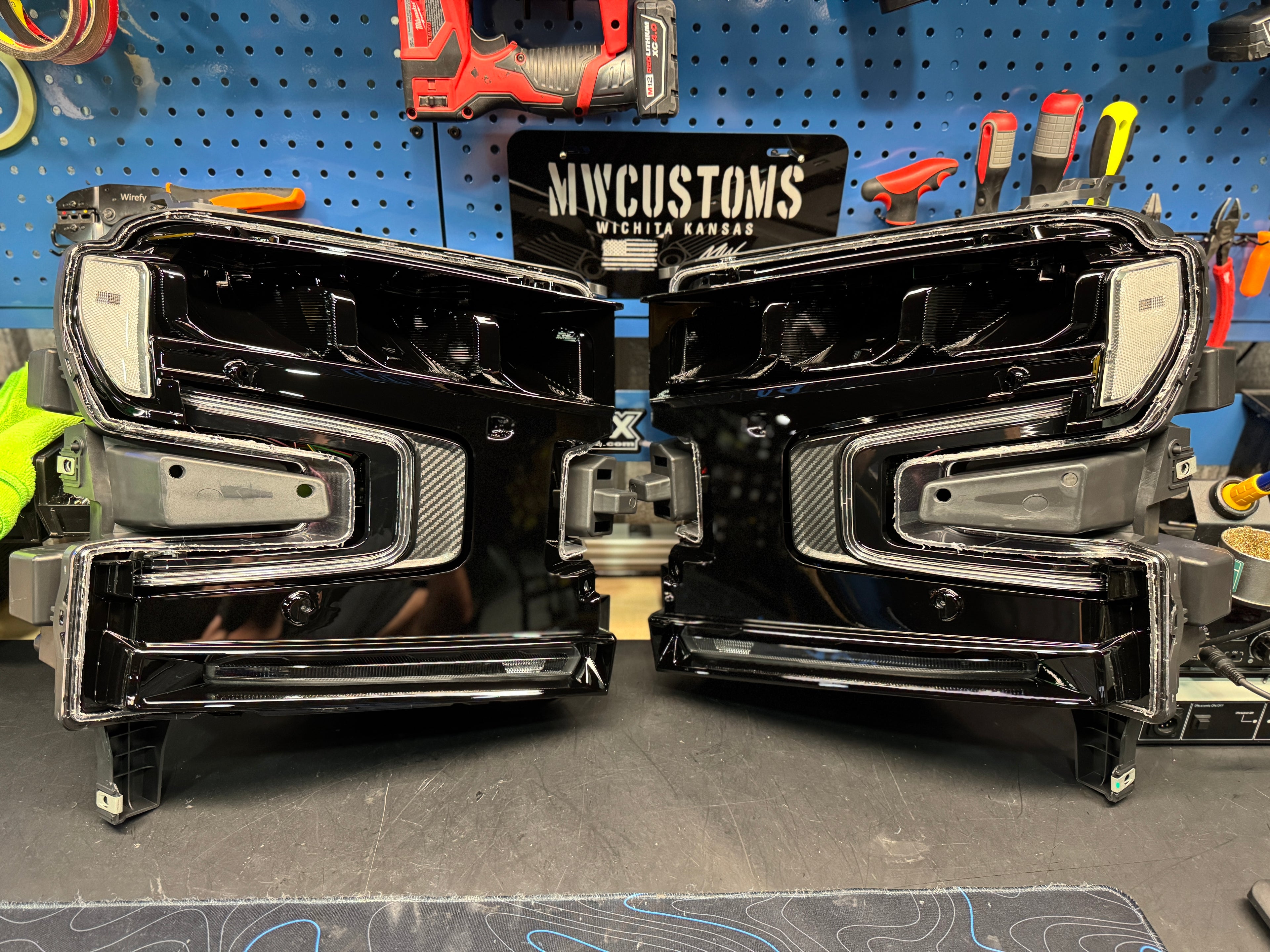 2019 - 21 CHEVY SILVERADO 1500 REFLECTOR LED HEADLIGHT