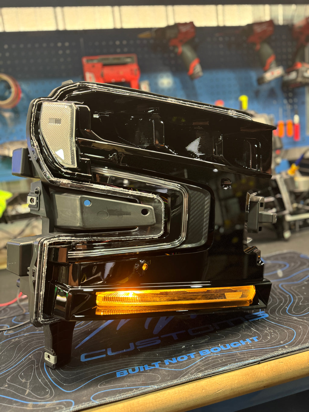 2019 - 21 CHEVY SILVERADO 1500 REFLECTOR LED HEADLIGHT