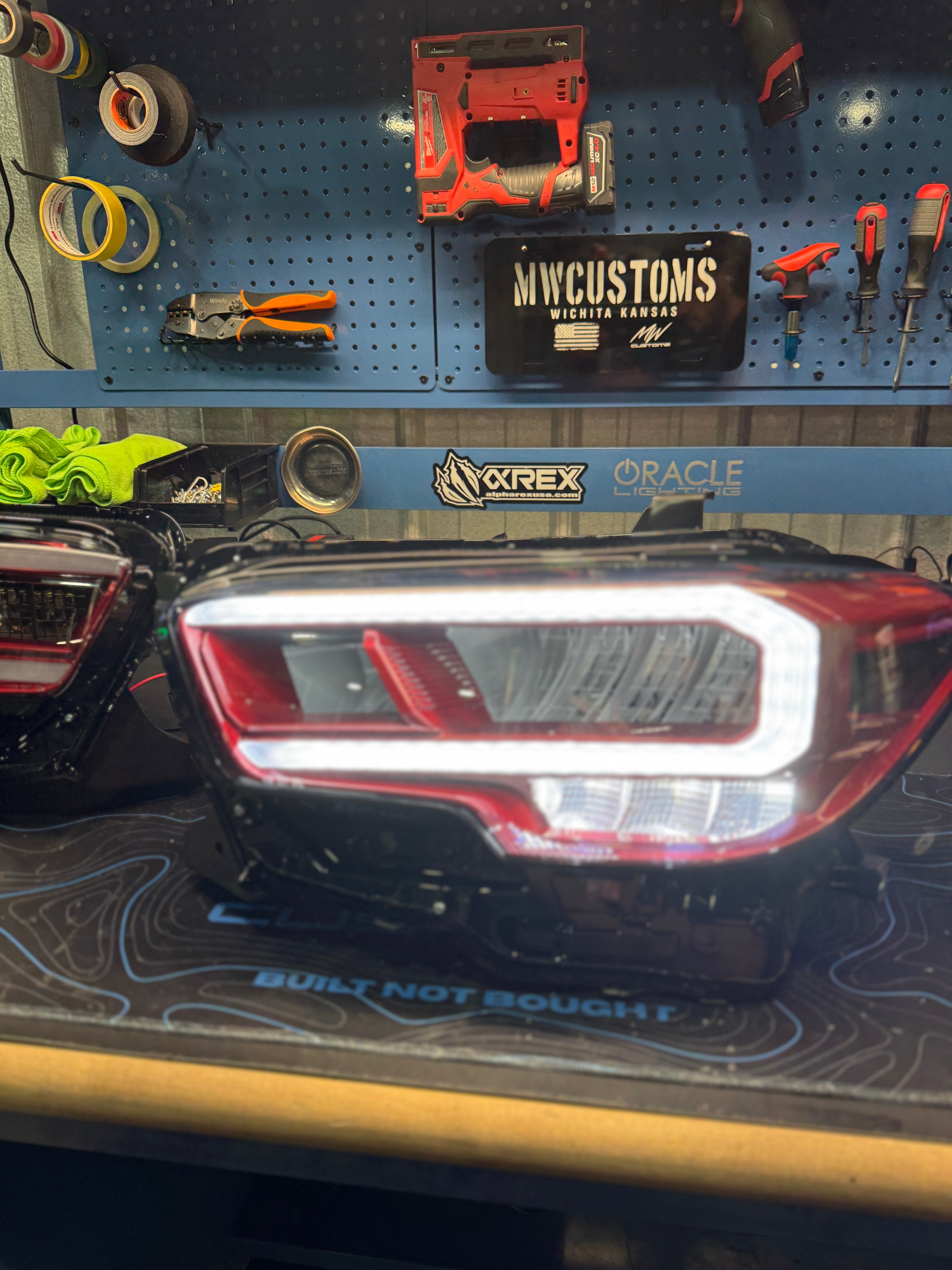 2016-2023 TOYOTA TACOMA HEADLIGHTS