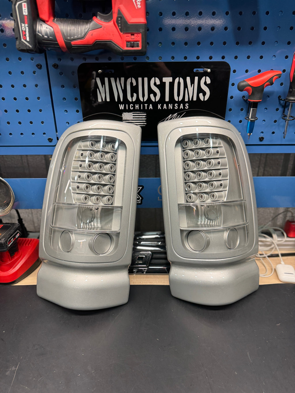 1994-2001 DODGE RAM TAIL LIGHTS