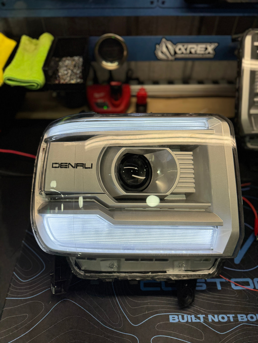 2014-19 GMC SIERRA MWCUSTOMS PREMIUM SWITCHBACK HEADLIGHTS