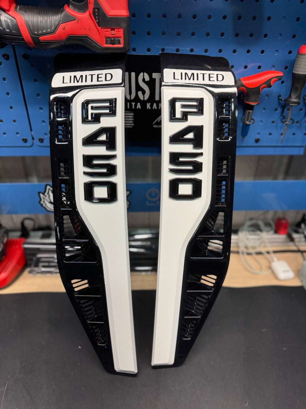 2023+ SUPER DUTY FENDER BADGES