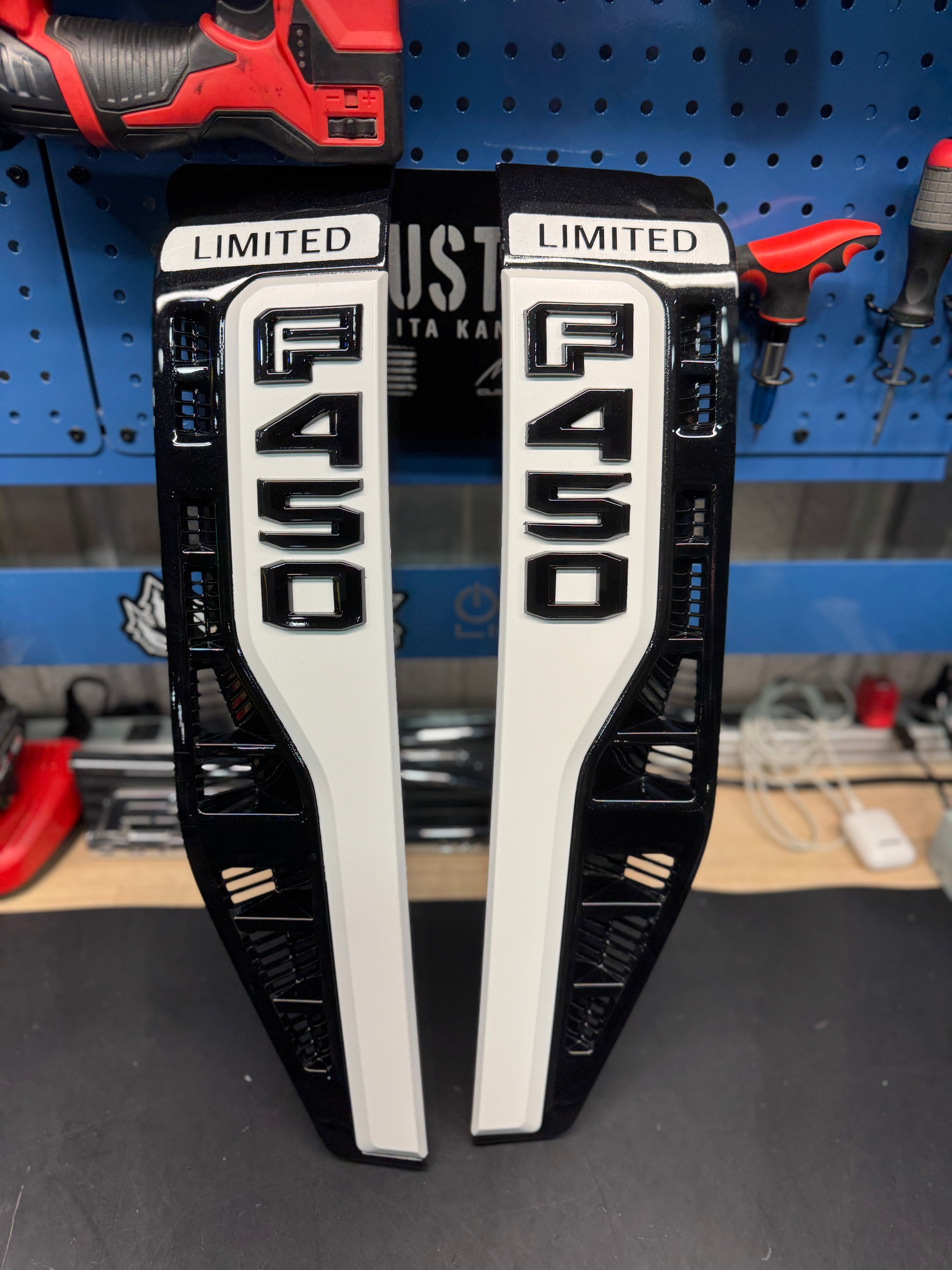 2023+ SUPER DUTY FENDER BADGES