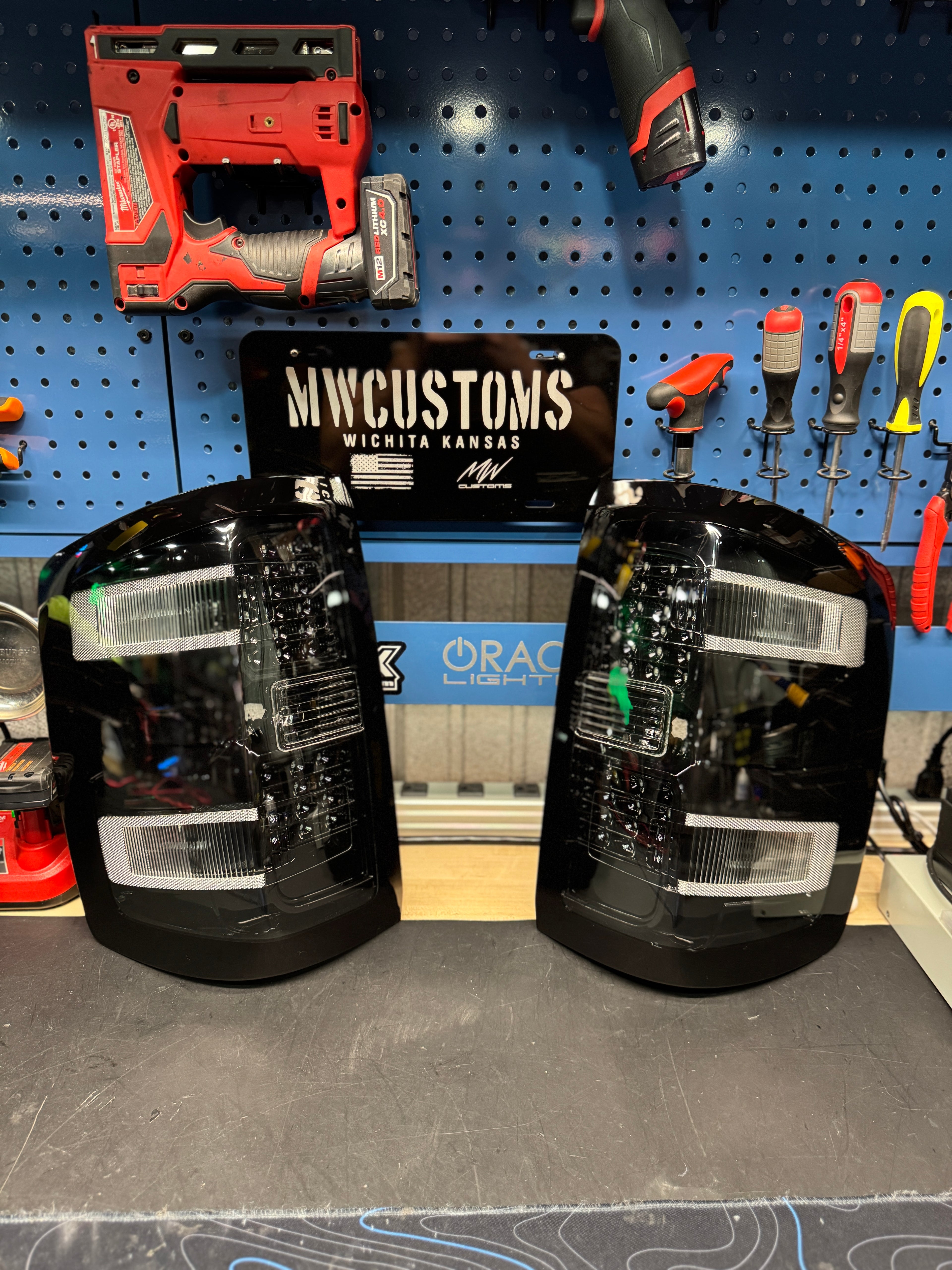 2014-18 CHEVROLET SILVERADO TAIL LIGHTS- FACTORY HALOGEN MODEL ONLY