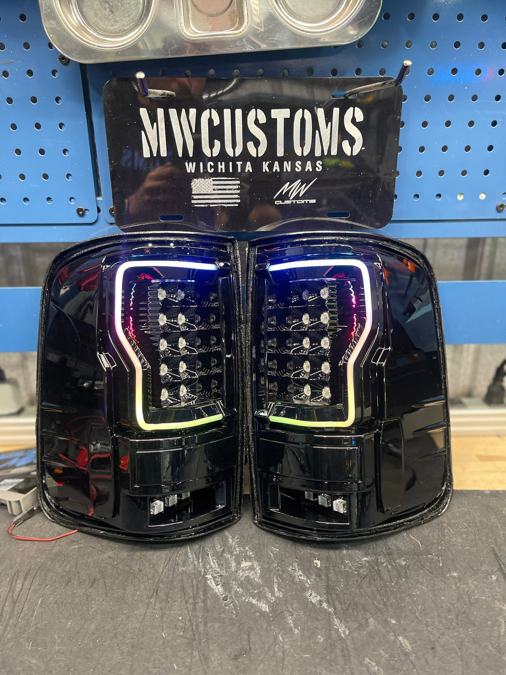 2004 - 08 F-150 C Bar Style Tail Light