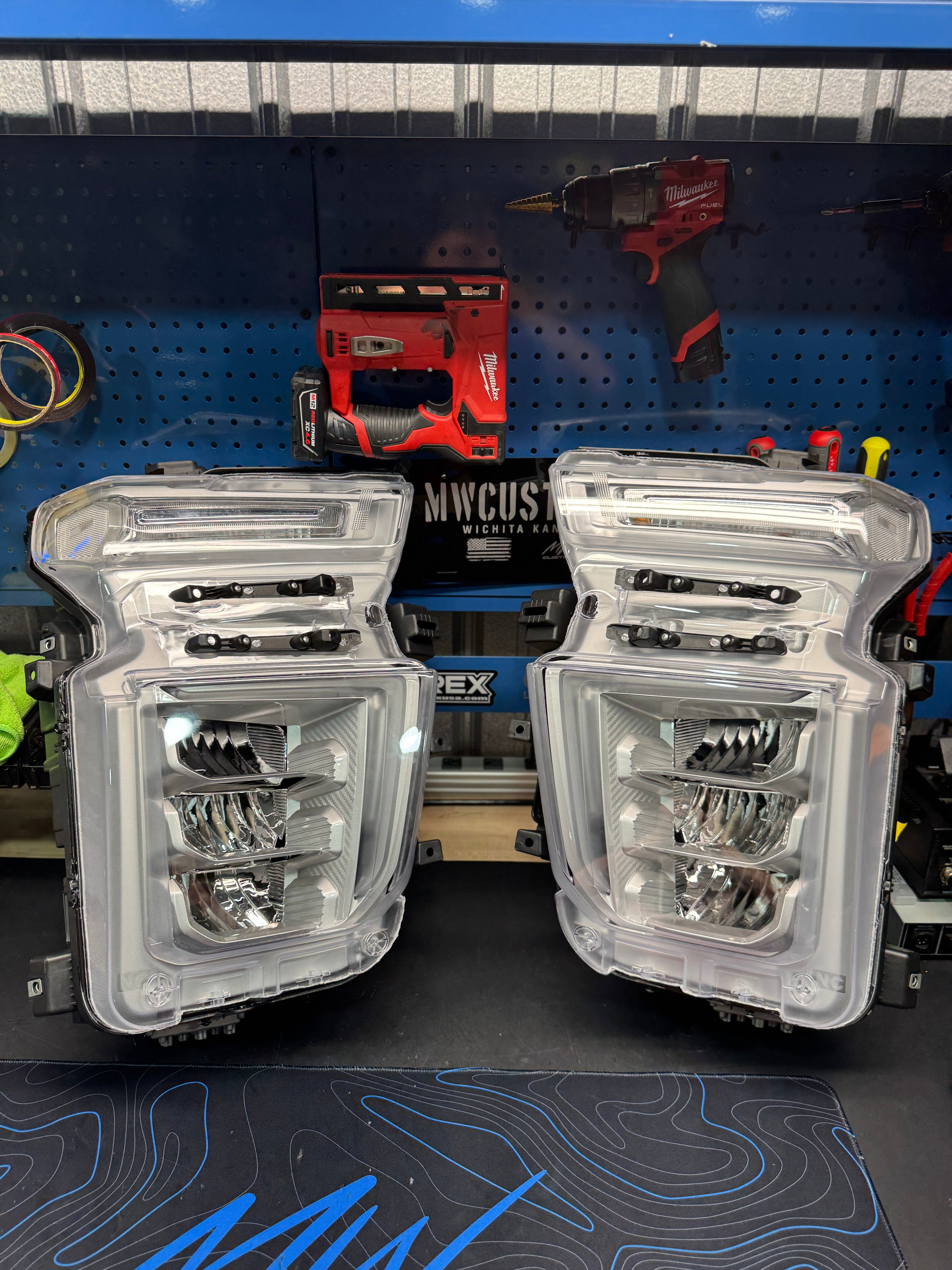 CHEVY SILVERADO 2500 HEADLIGHTS