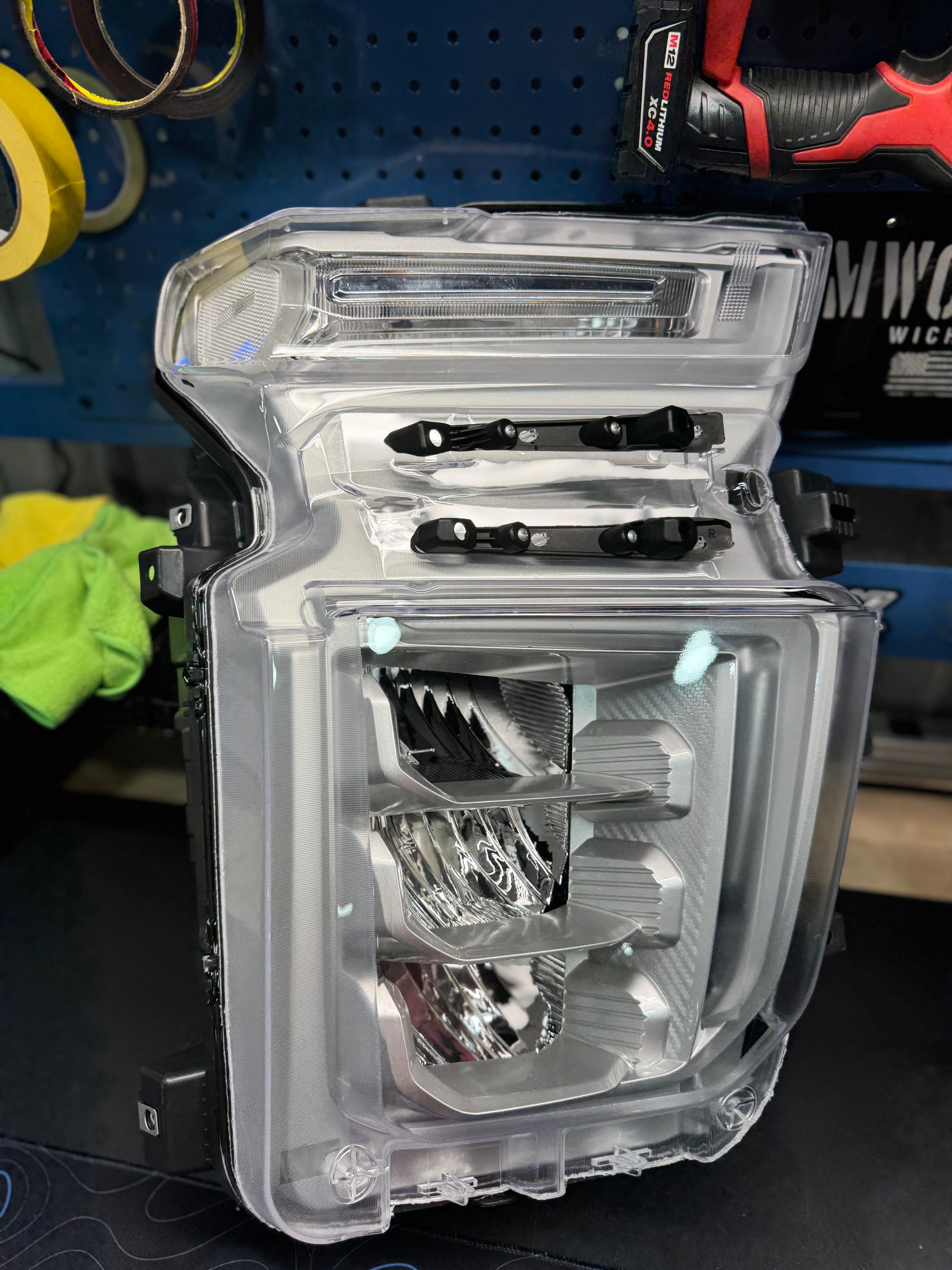 CHEVY SILVERADO 2500 HEADLIGHTS