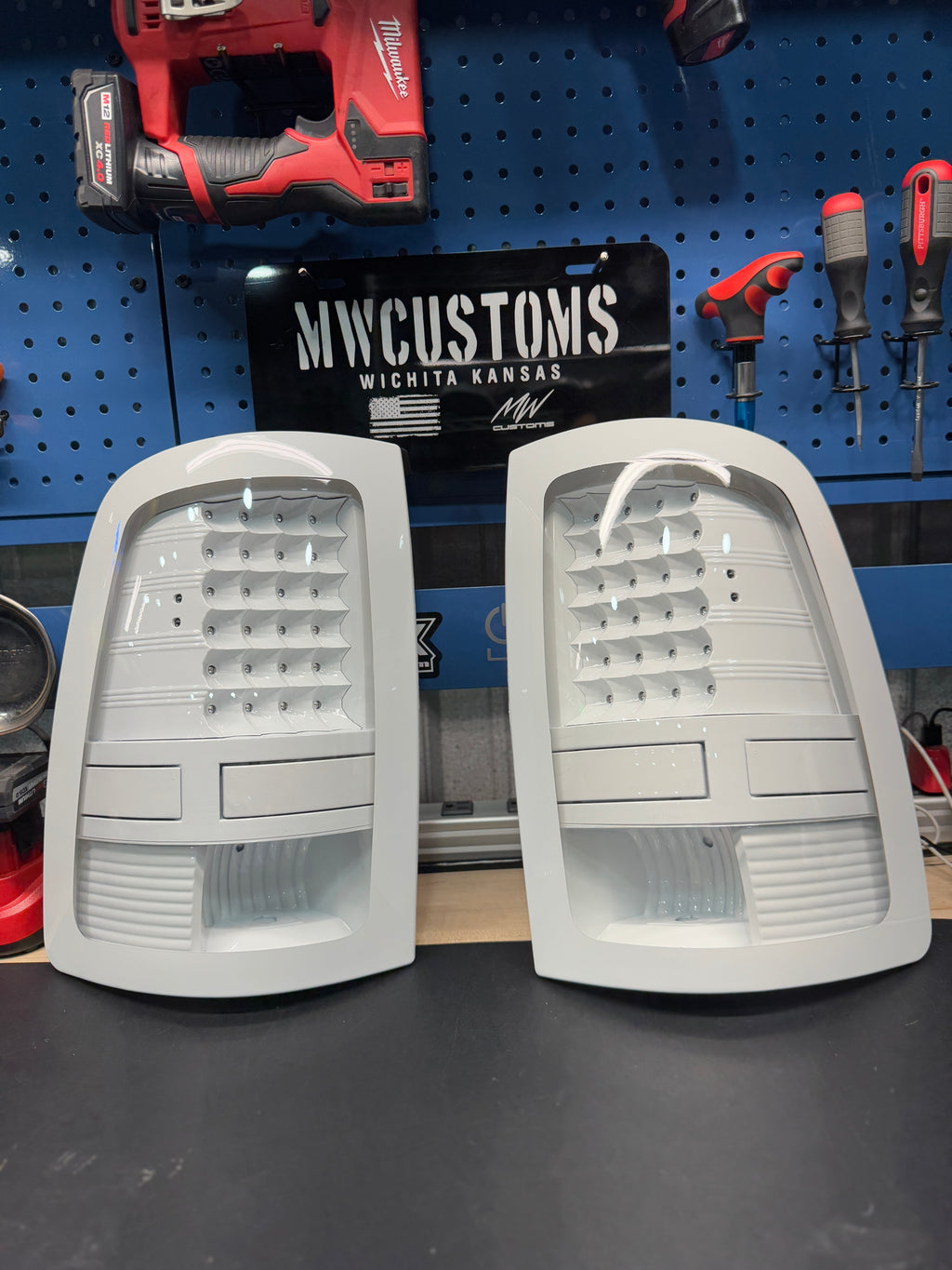 2009-18 DODGE RAM (FACTORY HALOGEN TAIL LIGHTS)