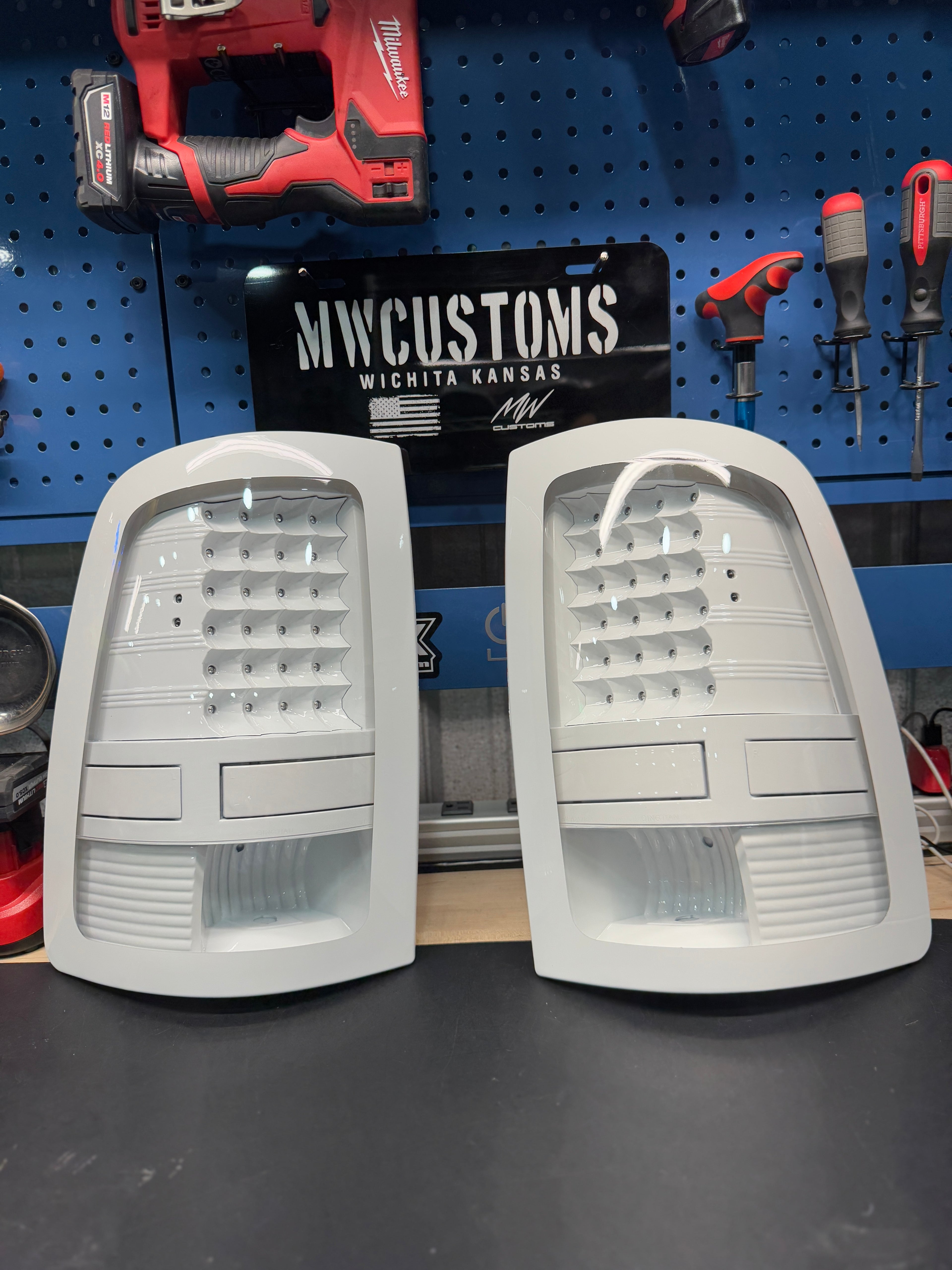 2009-18 DODGE RAM (FACTORY HALOGEN TAIL LIGHTS)