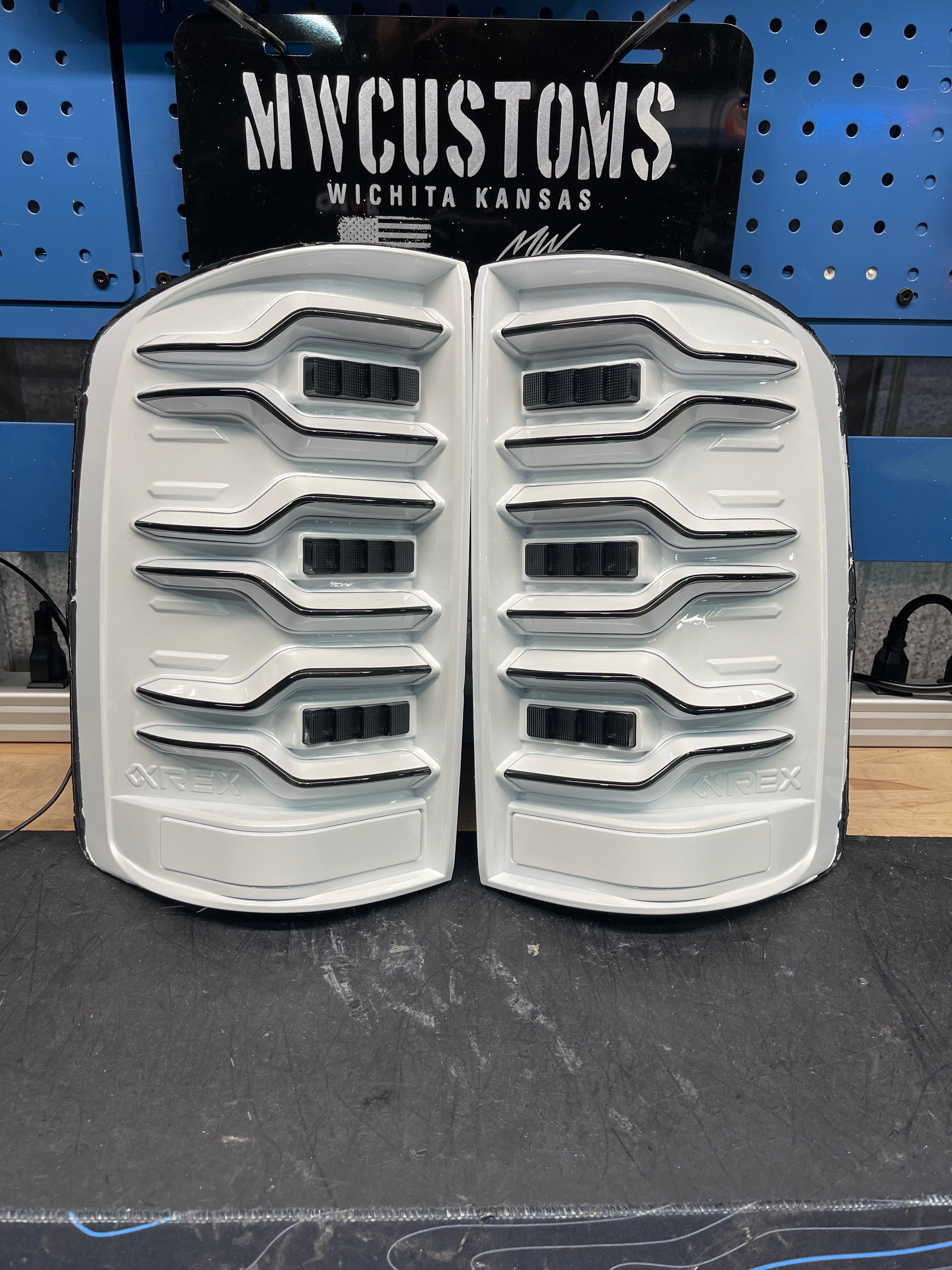 2014 - 18 GMC SIERRA ALPHAREX LUXX SERIES TAIL LIGHTS