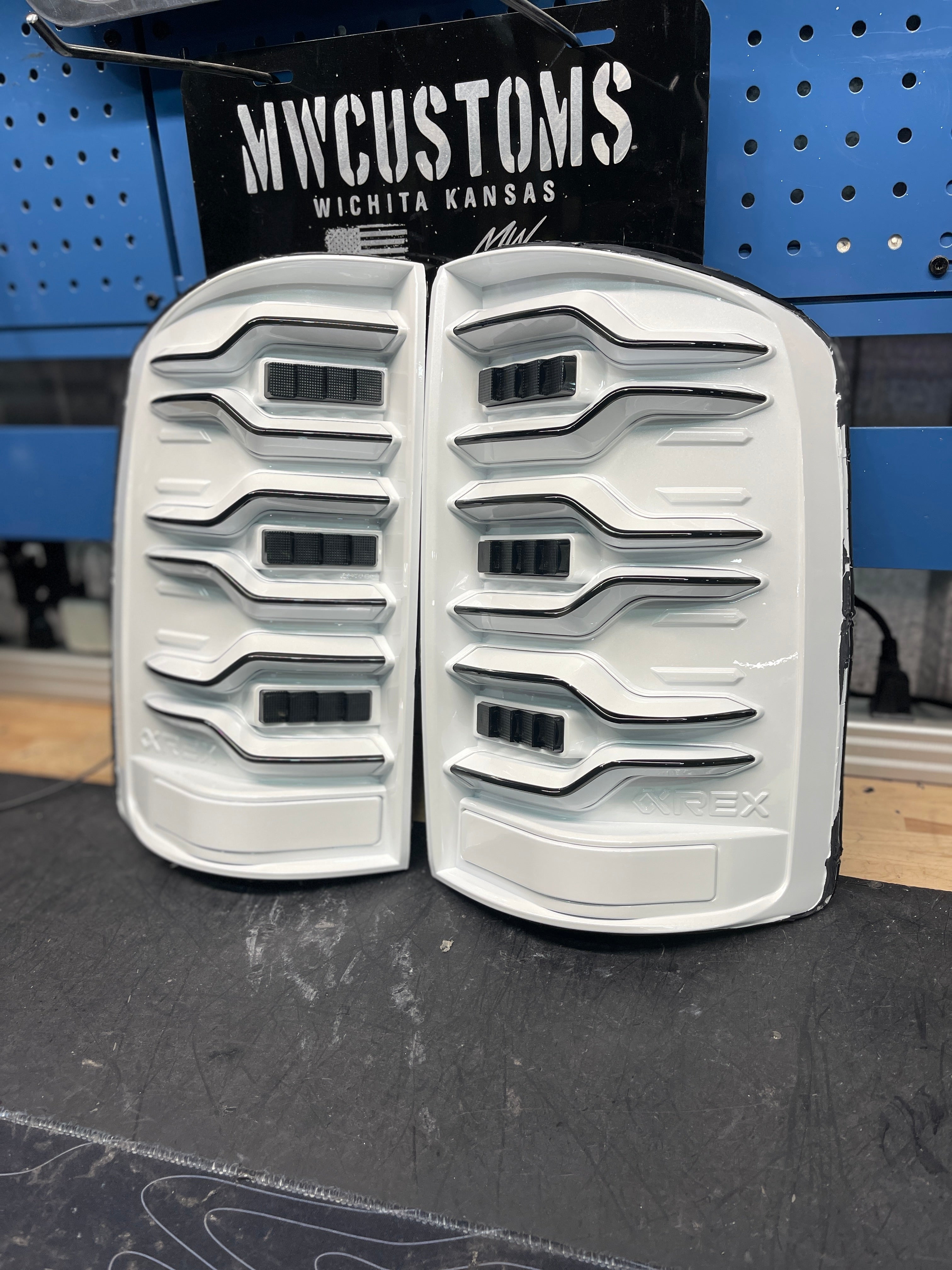 2014 - 18 GMC SIERRA ALPHAREX LUXX SERIES TAIL LIGHTS