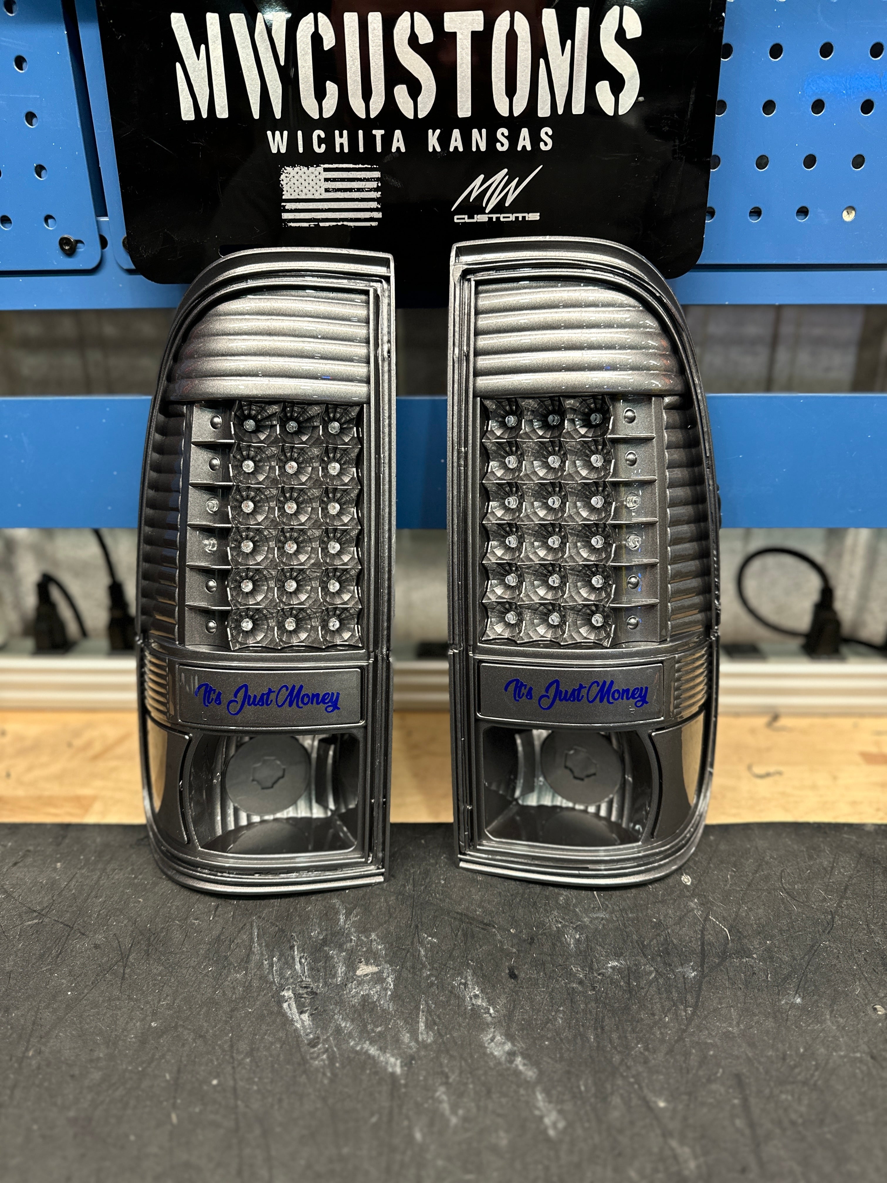 1999-16 FORD SUPER DUTY TAIL LIGHTS