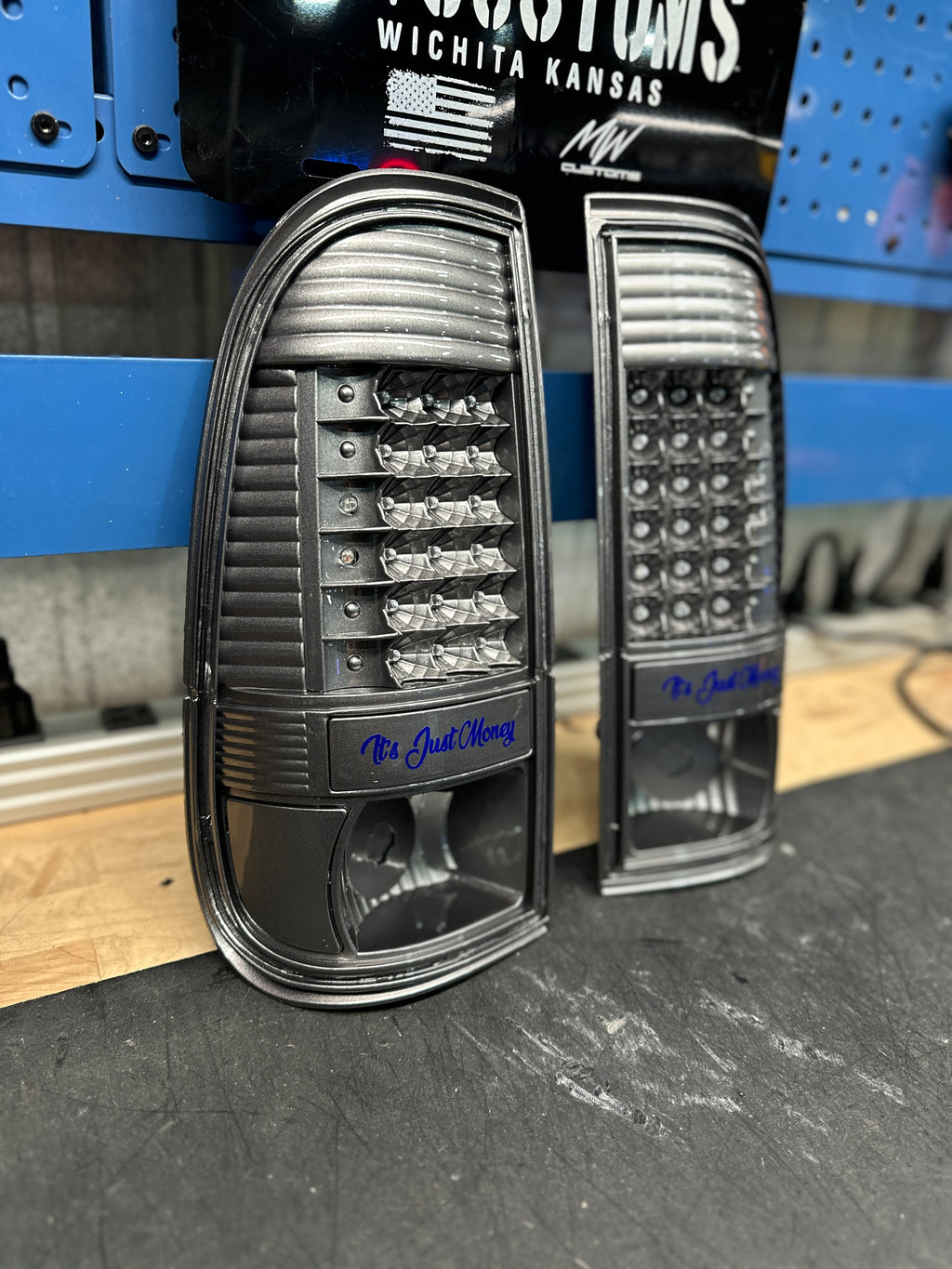 1999-16 FORD SUPER DUTY TAIL LIGHTS