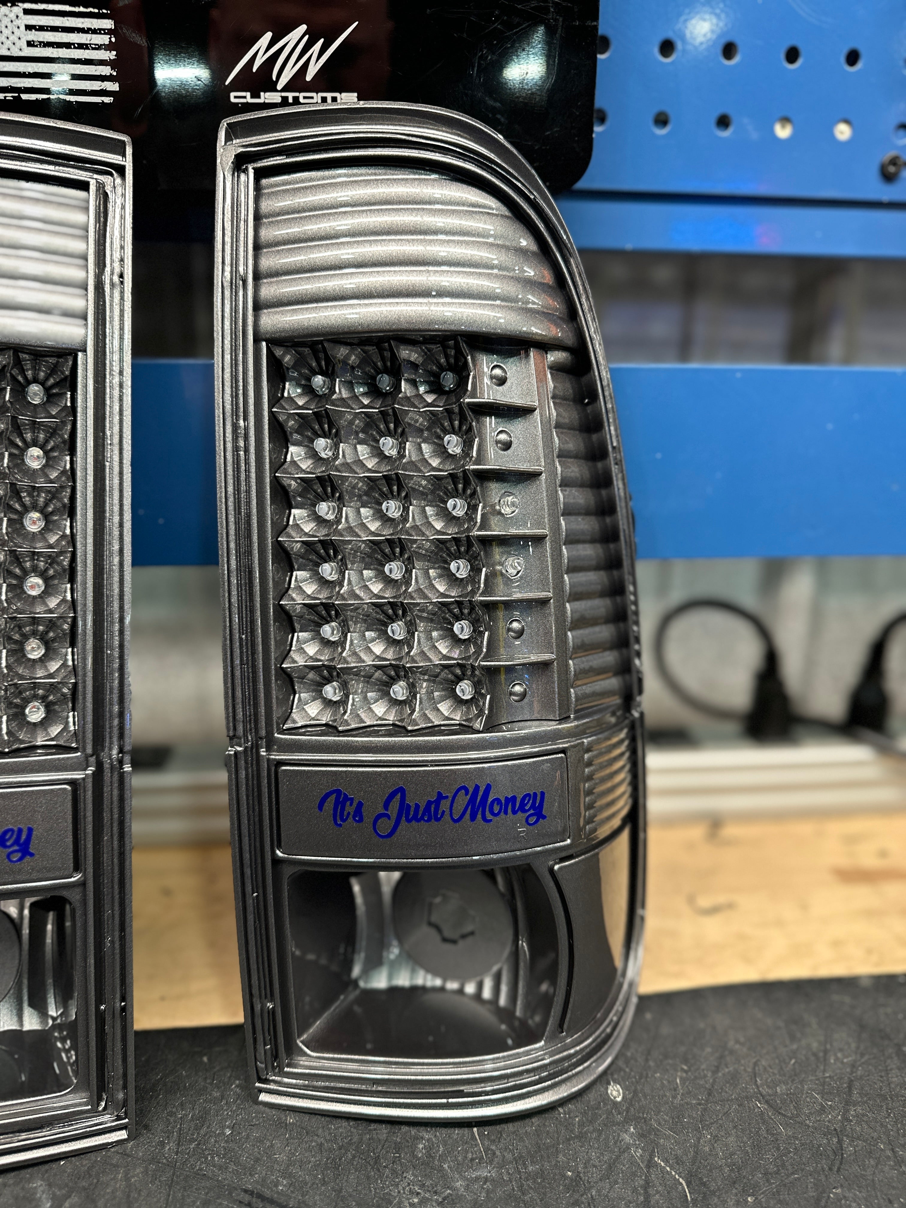 1999-16 FORD SUPER DUTY TAIL LIGHTS
